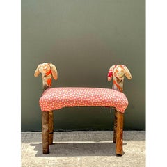 Panchina vintage artigianale in tessuto e legno a forma di animale