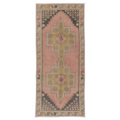 4'x9' handgeknüpfter türkischer Vintage-Teppich aus Wolle mit geometrischem Design in gedämpften Farben