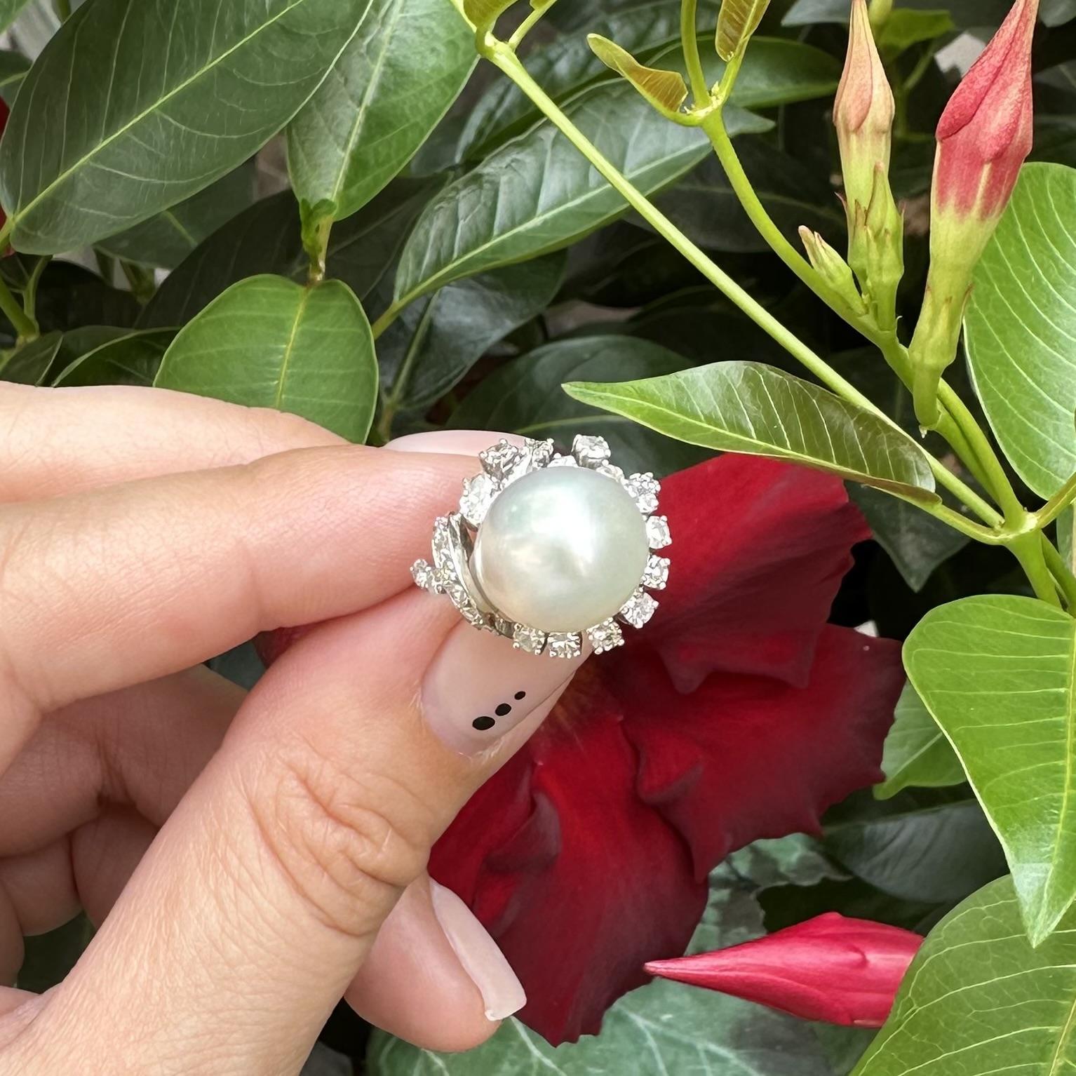 Vintage Handmade 10k Weißgold Barock Perle & Diamant Cluster Cocktail Ring im Angebot 3