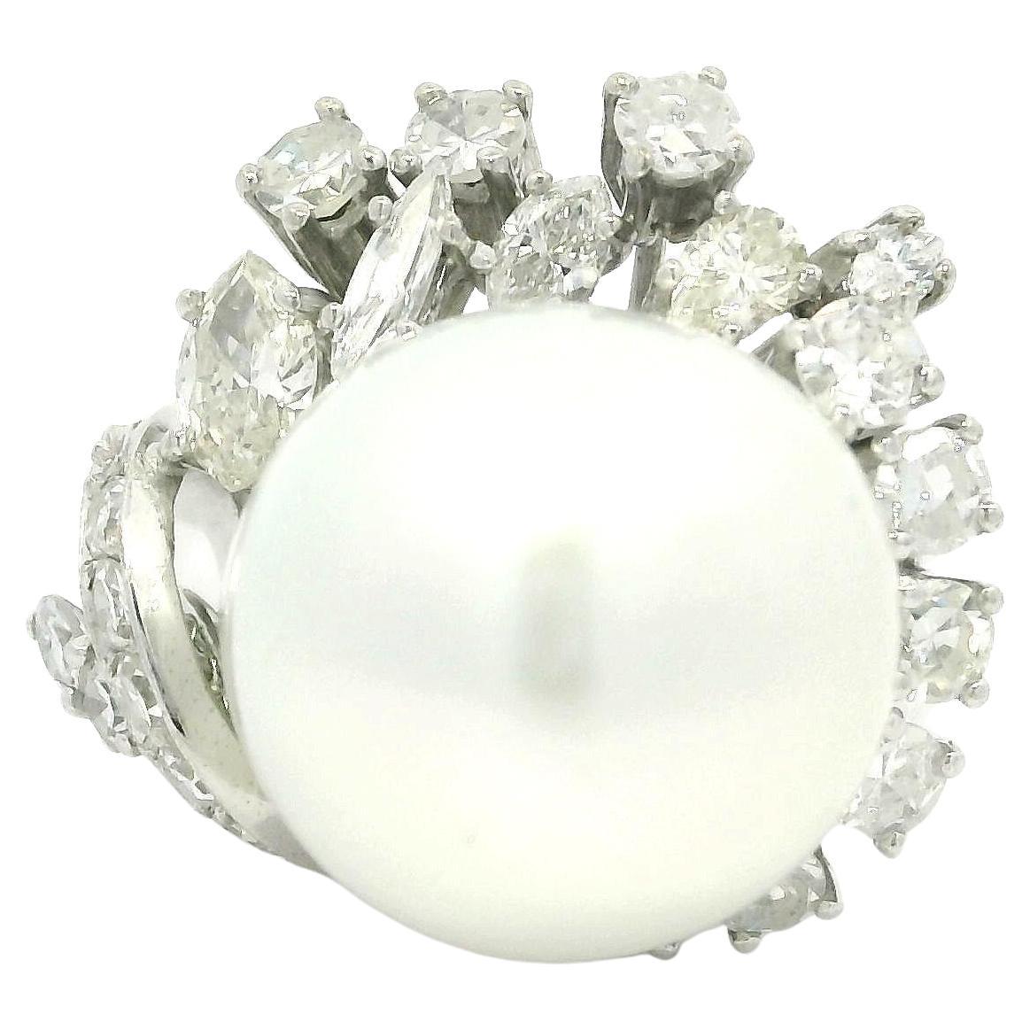 Anello da cocktail barocco con perle e diamanti, fatto a mano e d
epoca, in oro bianco 10 carati