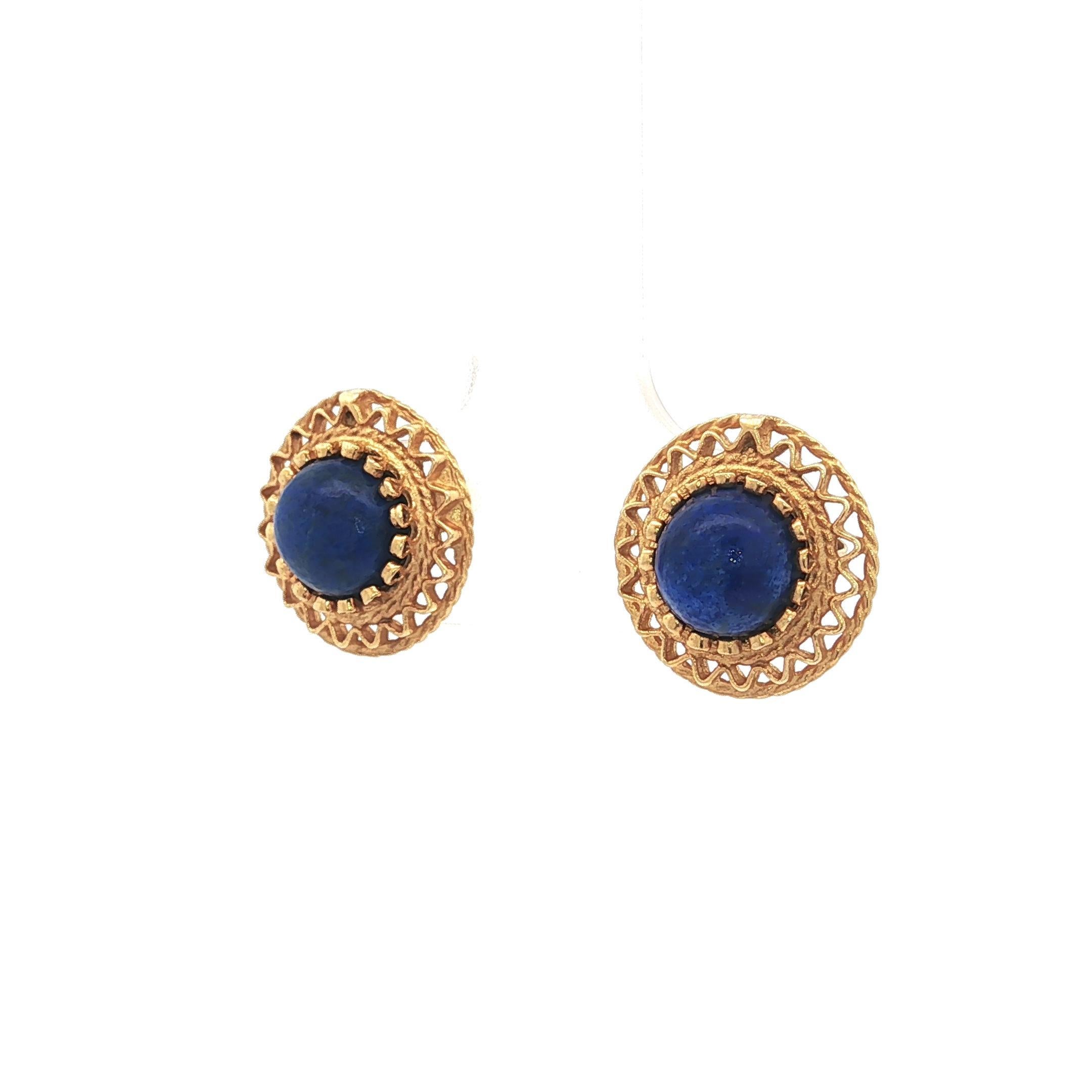 Vintage Handmade 14k Gold Runde Cabochon Lapis Detaillierte Draht Arbeit Ohrstecker im Zustand „Hervorragend“ im Angebot in Montclair, NJ