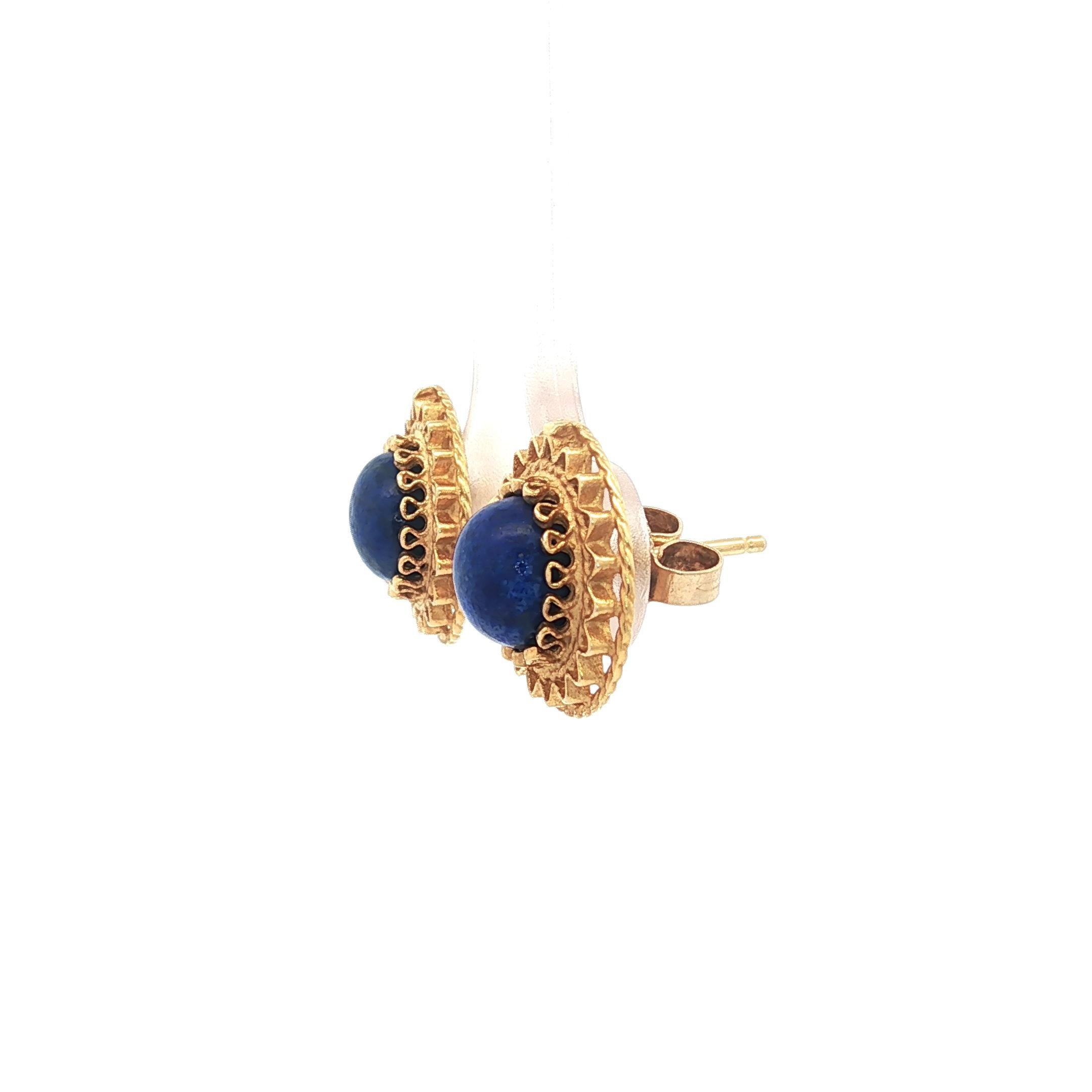 Vintage Handmade 14k Gold Runde Cabochon Lapis Detaillierte Draht Arbeit Ohrstecker im Angebot 2