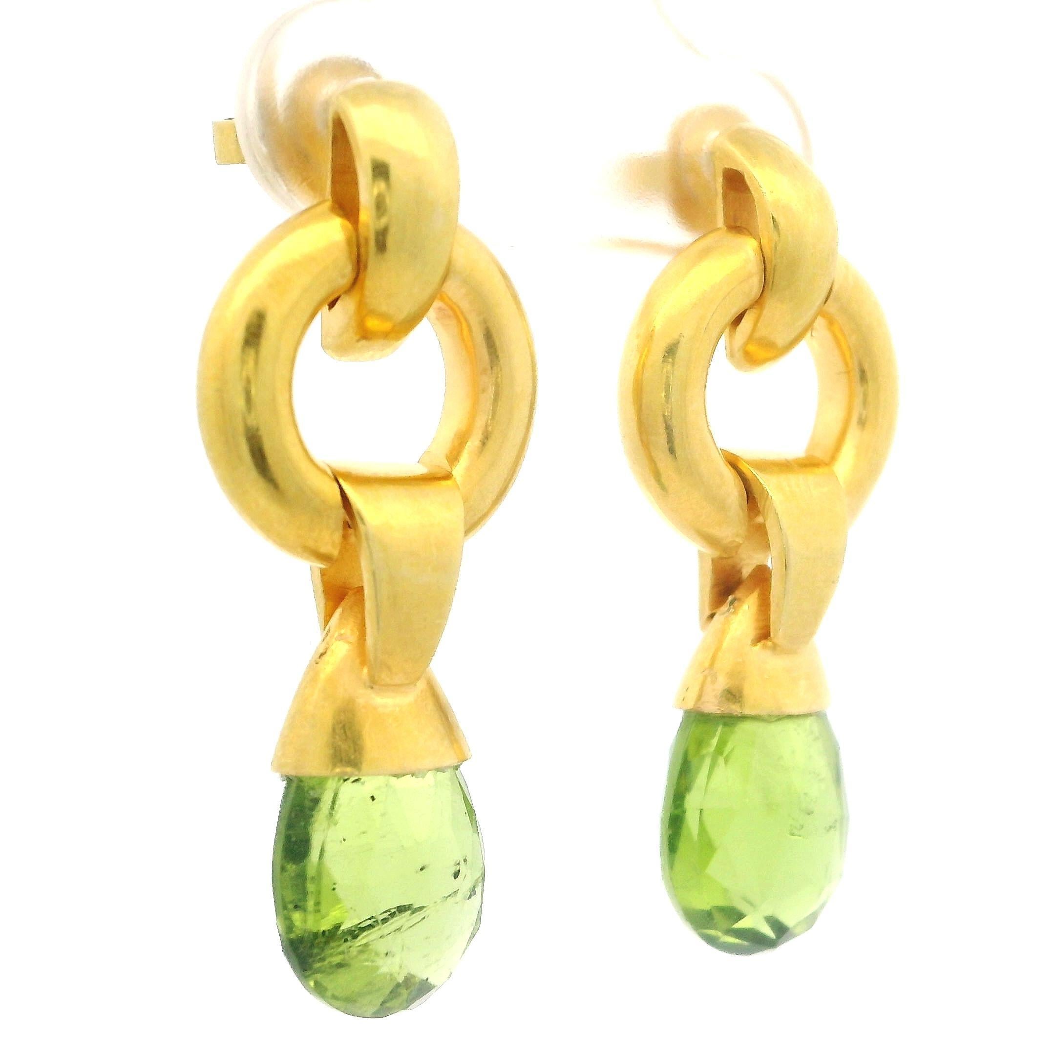 Handgefertigter 18 Karat Gelbgold Briolette Peridot Tropfen-Ohrring mit drehbarem Ohrring im Angebot 3