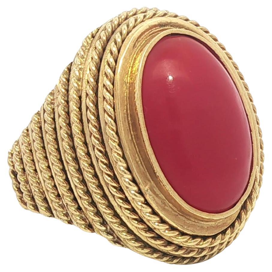 Anello a filo ritorto di corallo mediterraneo rosso d
epoca fatto a mano in oro giallo 18 ct. in vendita