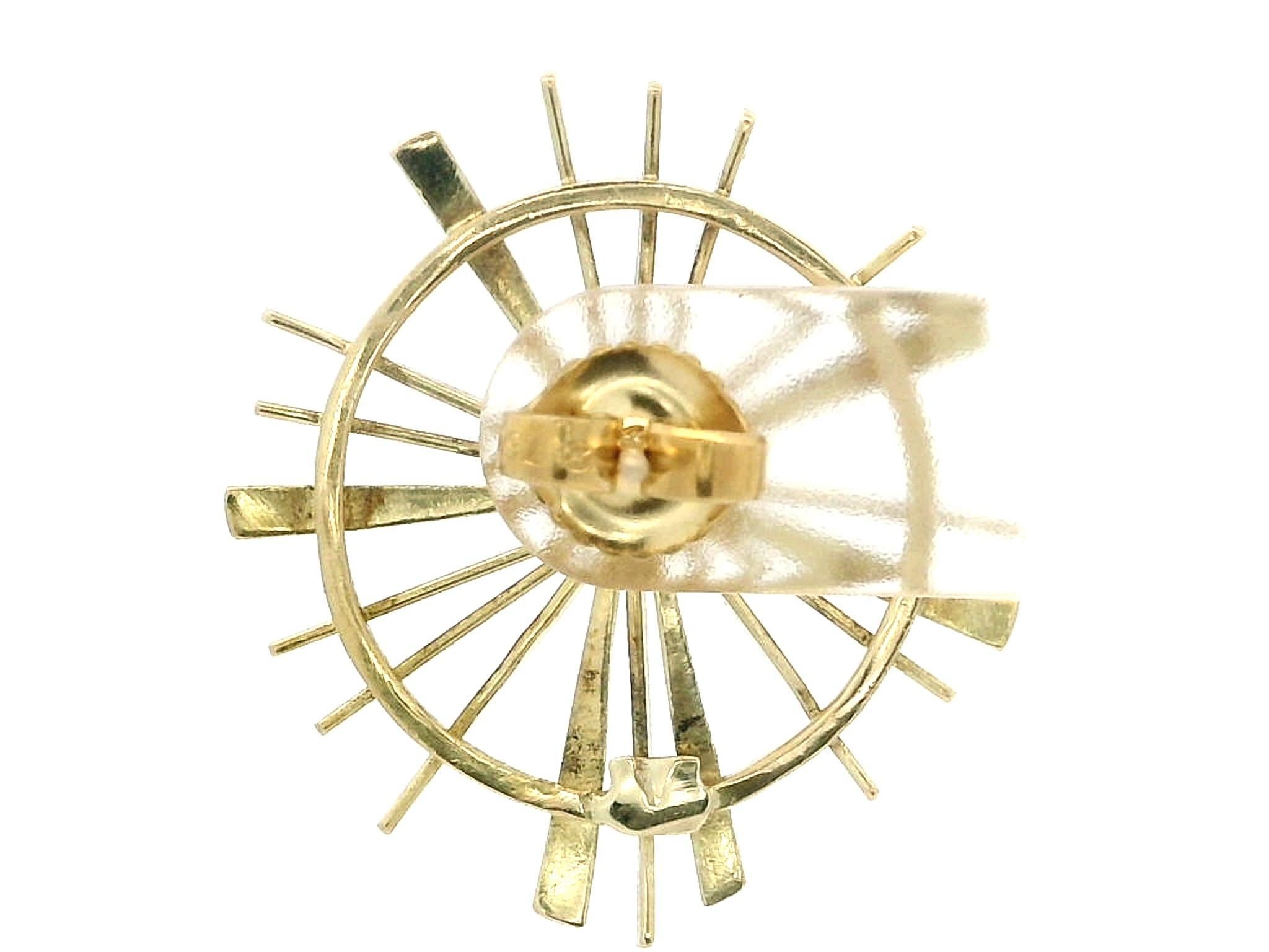 Vintage Handgefertigte 18k Gelbgold strukturierte Starburst Ohrstecker im Angebot 1