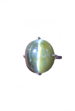 Vintage Handmade 22.71 Carat Cat's Eye Chrysoberyl Platinum Ring
