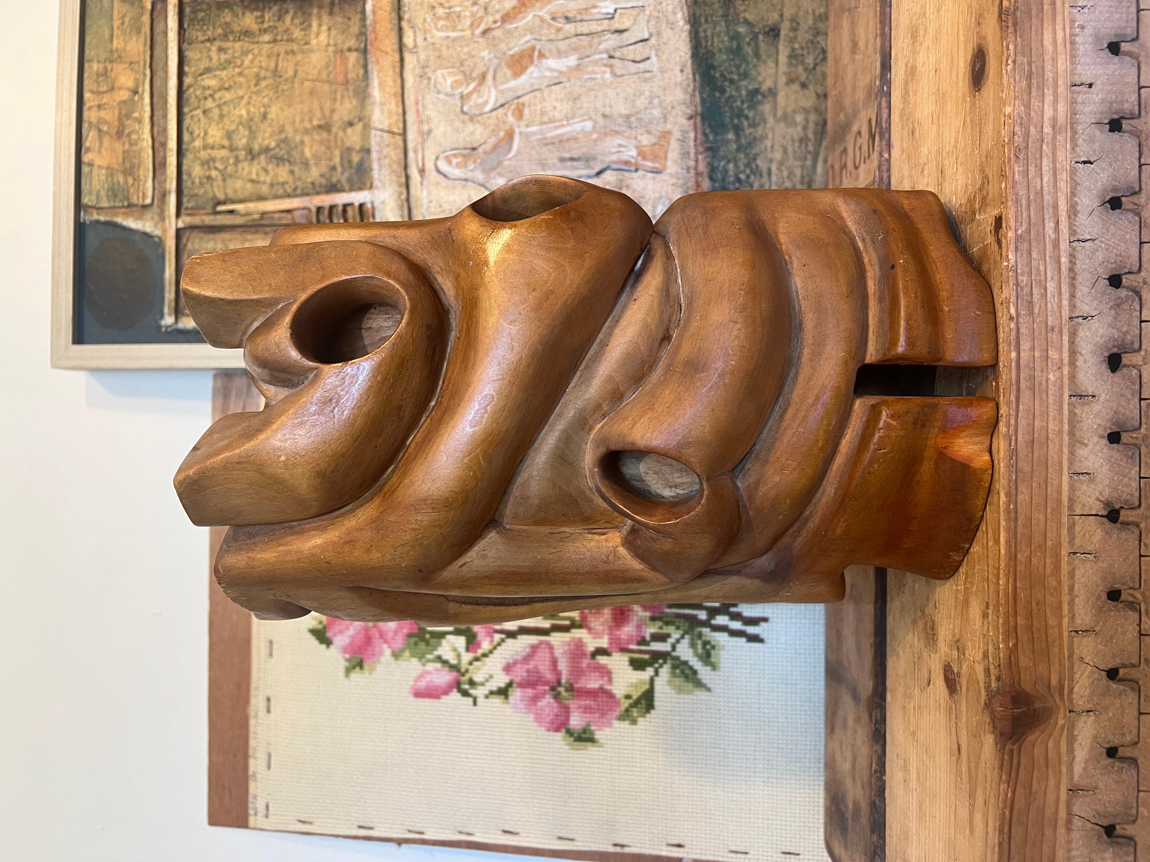 Scultura astratta in legno vintage fatta a mano in stile moderno di metà secolo con volti In condizioni buone in vendita a Seattle, WA