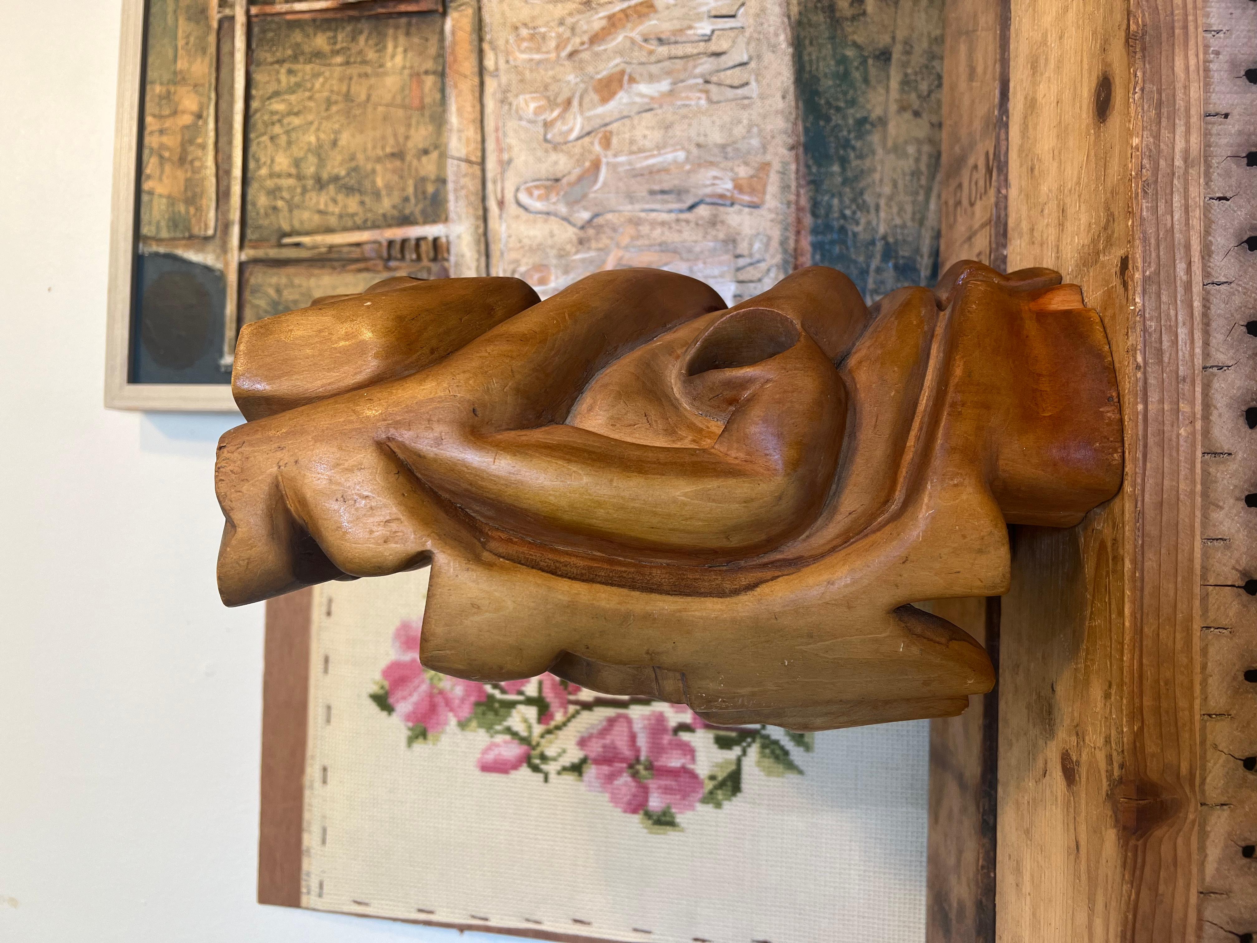 Fine XX secolo Scultura astratta in legno vintage fatta a mano in stile moderno di metà secolo con volti in vendita