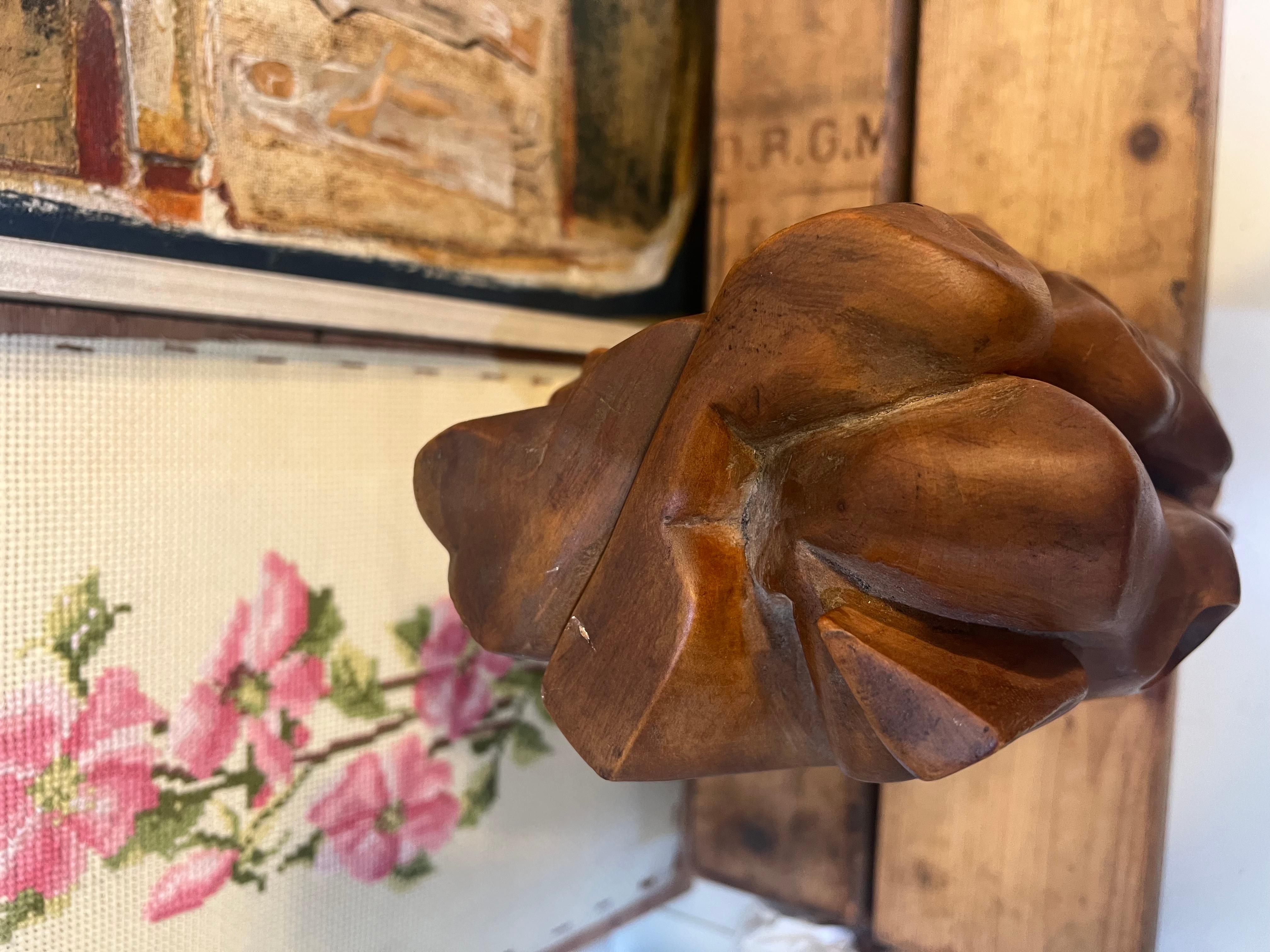 Scultura astratta in legno vintage fatta a mano in stile moderno di metà secolo con volti in vendita 2