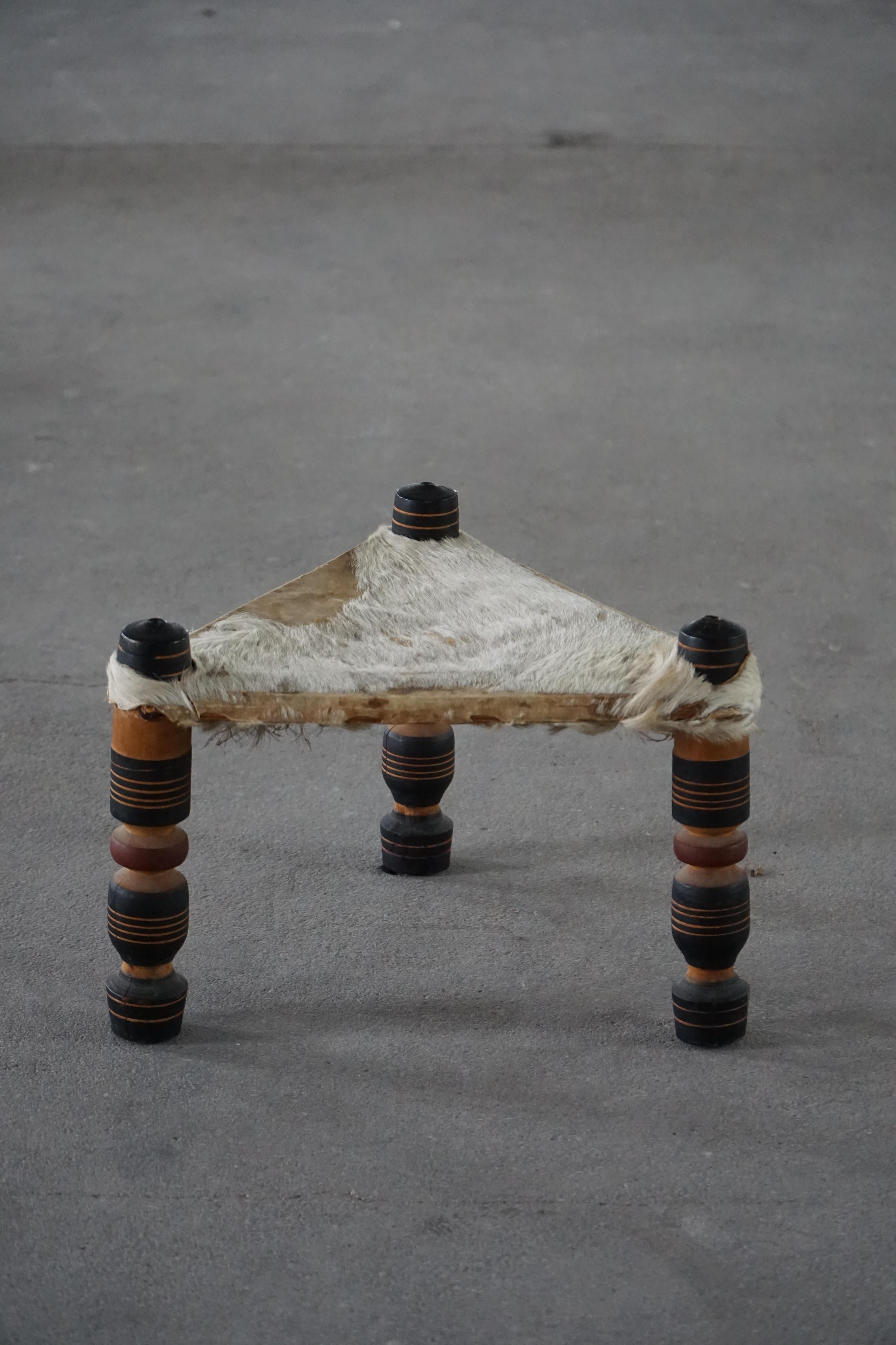 Vintage Handmade African Stool, 3-Legged Triangular Form, Cowhide, 20th Century For Sale 6