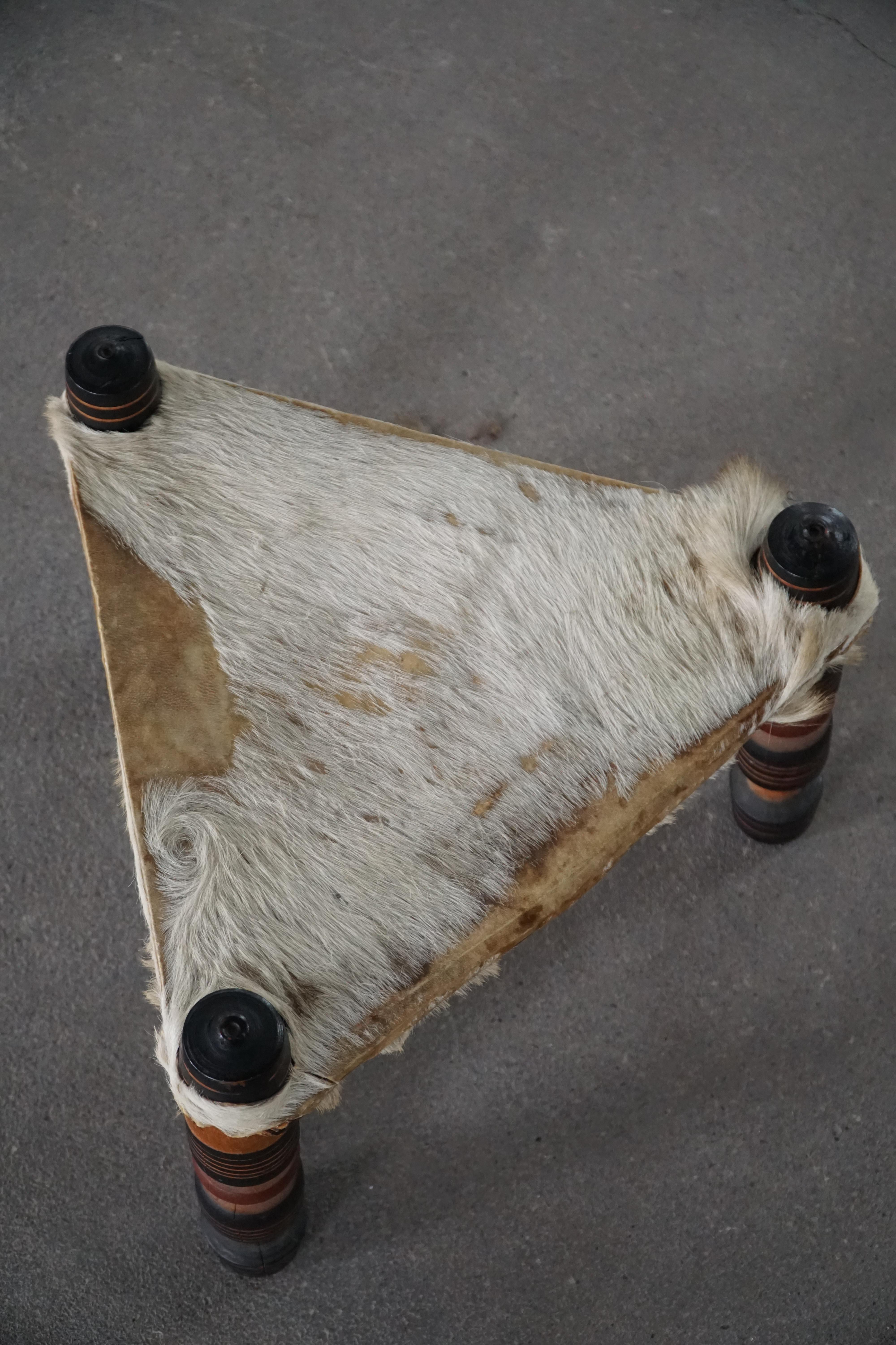 Vintage Handmade African Stool, 3-Legged Triangular Form, Cowhide, 20th Century For Sale 1