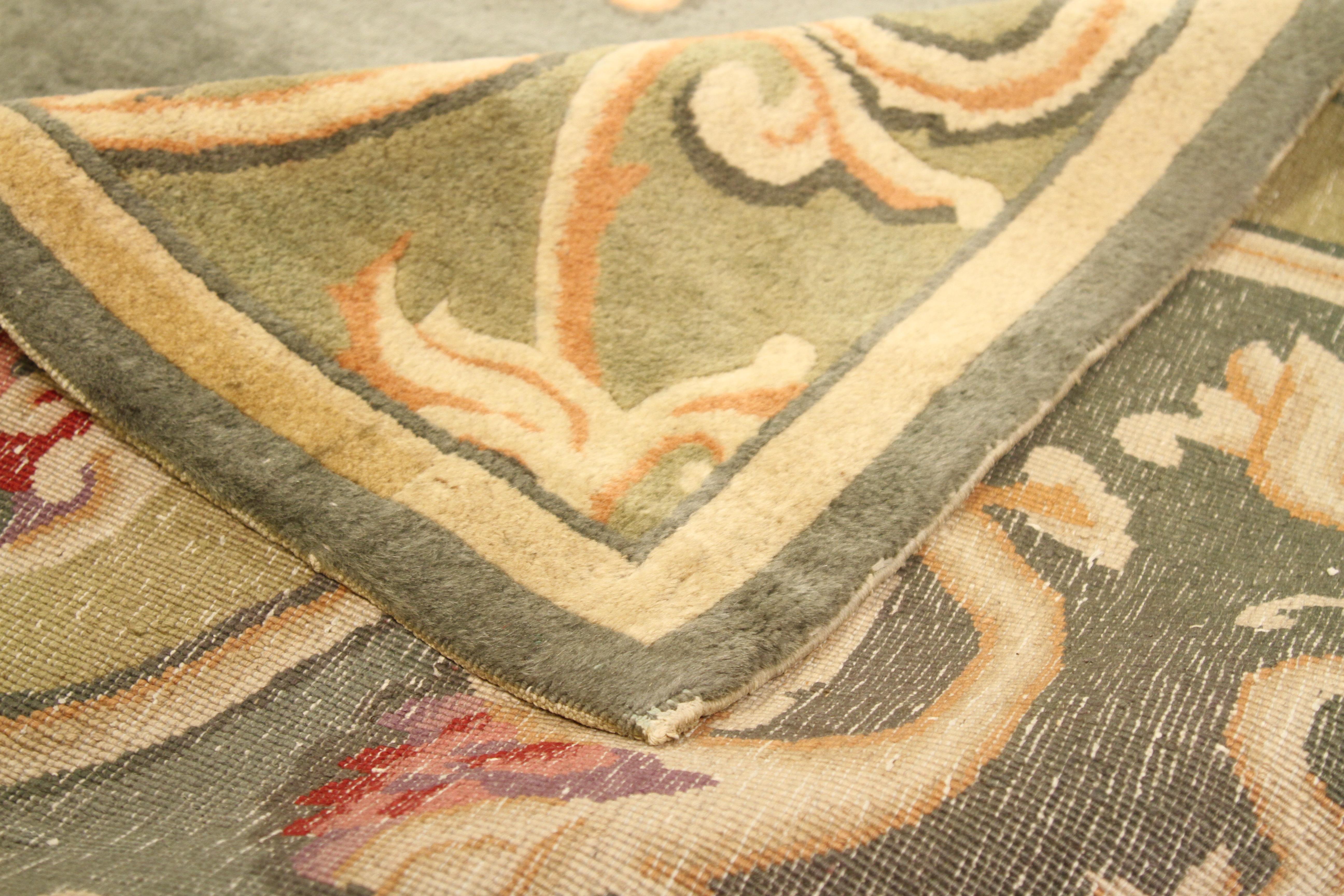Vintage Handmade Chinese Area Rug Art Deco Design In Excellent Condition For Sale In Dallas, TX