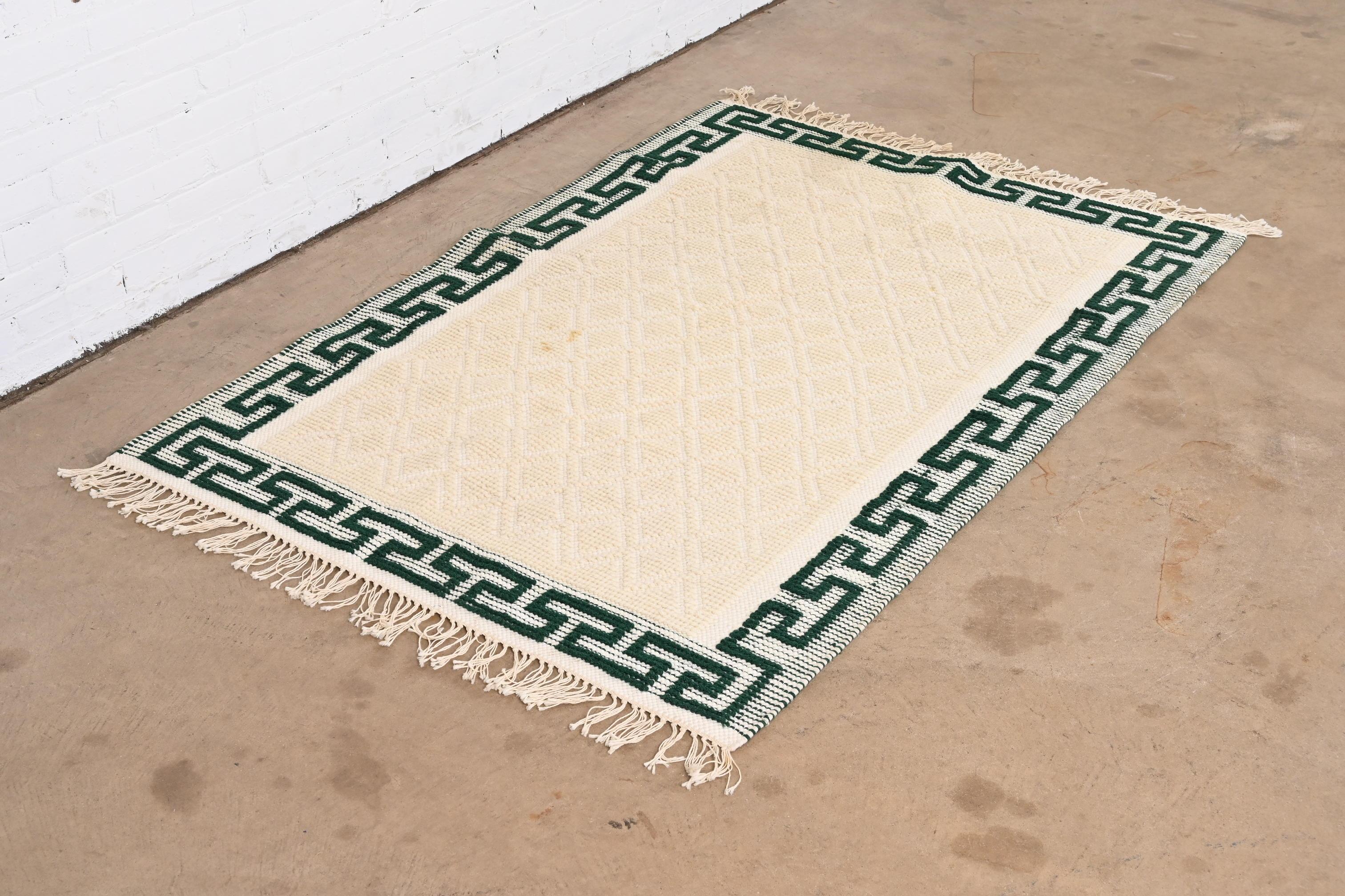 green border rug