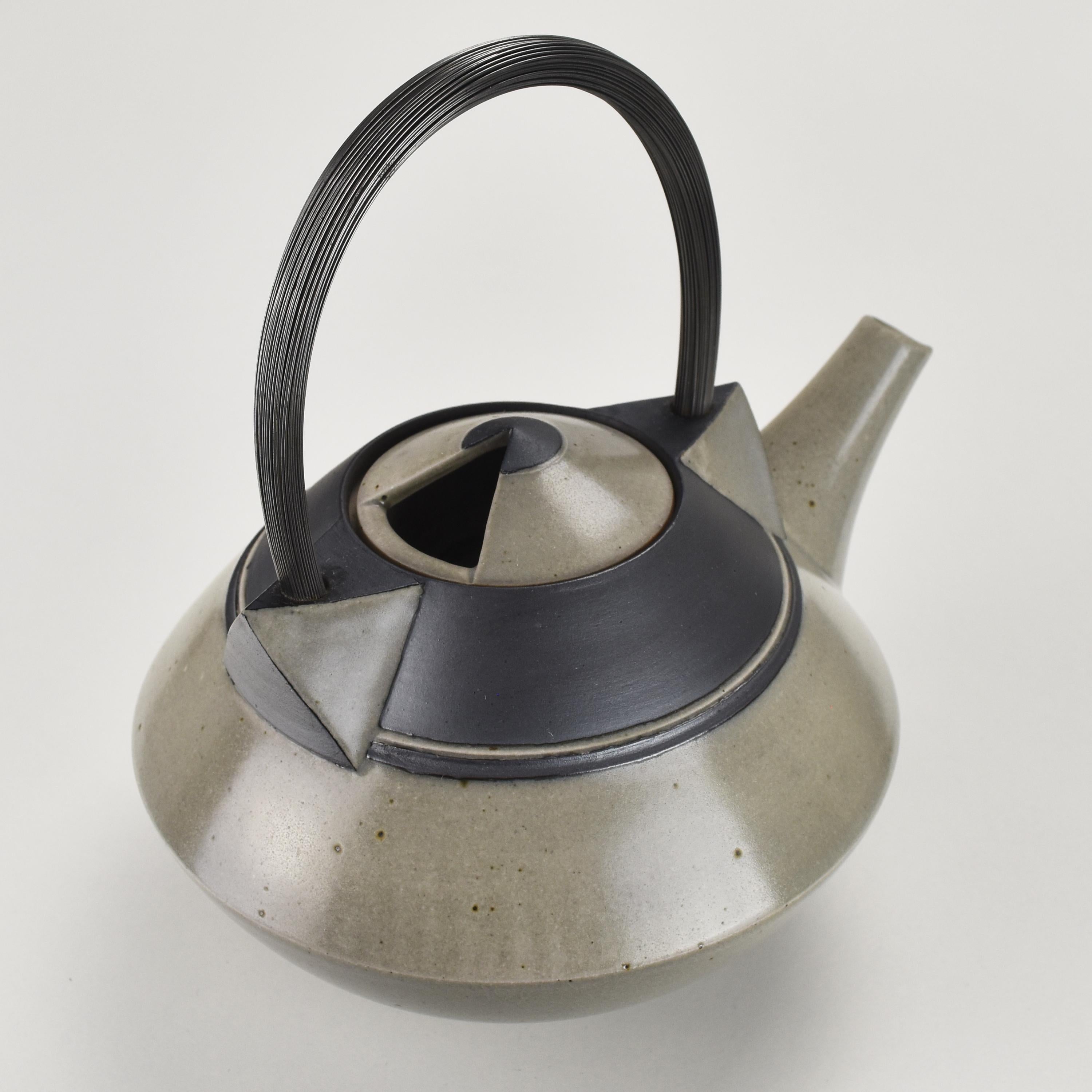 Vintage Handmade Cubist Studio Pottery Stoneware Tea Pot W. Inox Handle Artist? In Excellent Condition For Sale In Bad Säckingen, DE