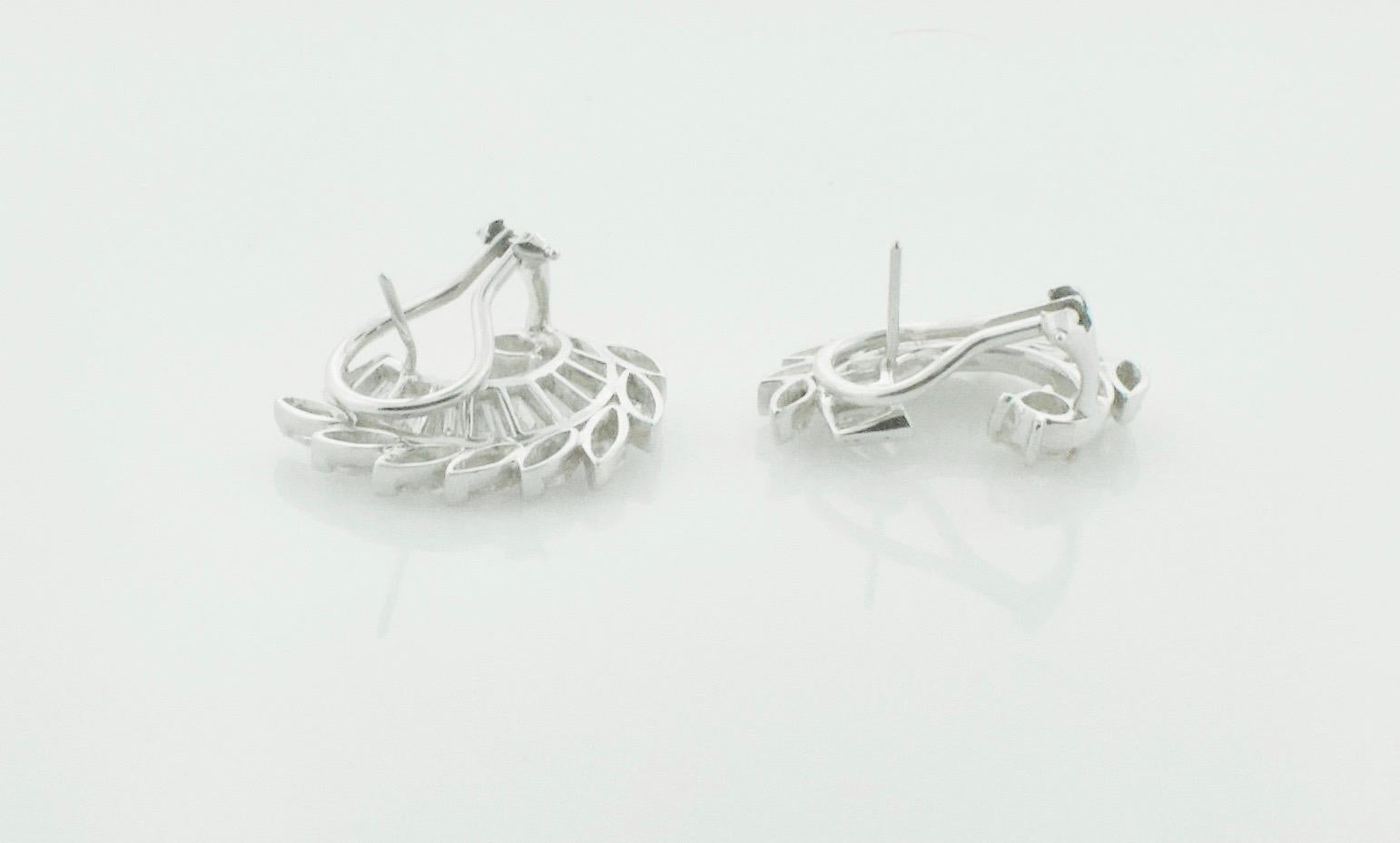 Vintage Handmade Diamond and Platinum Earrings – Circa 1940s In Excellent Condition For Sale In Wailea, HI