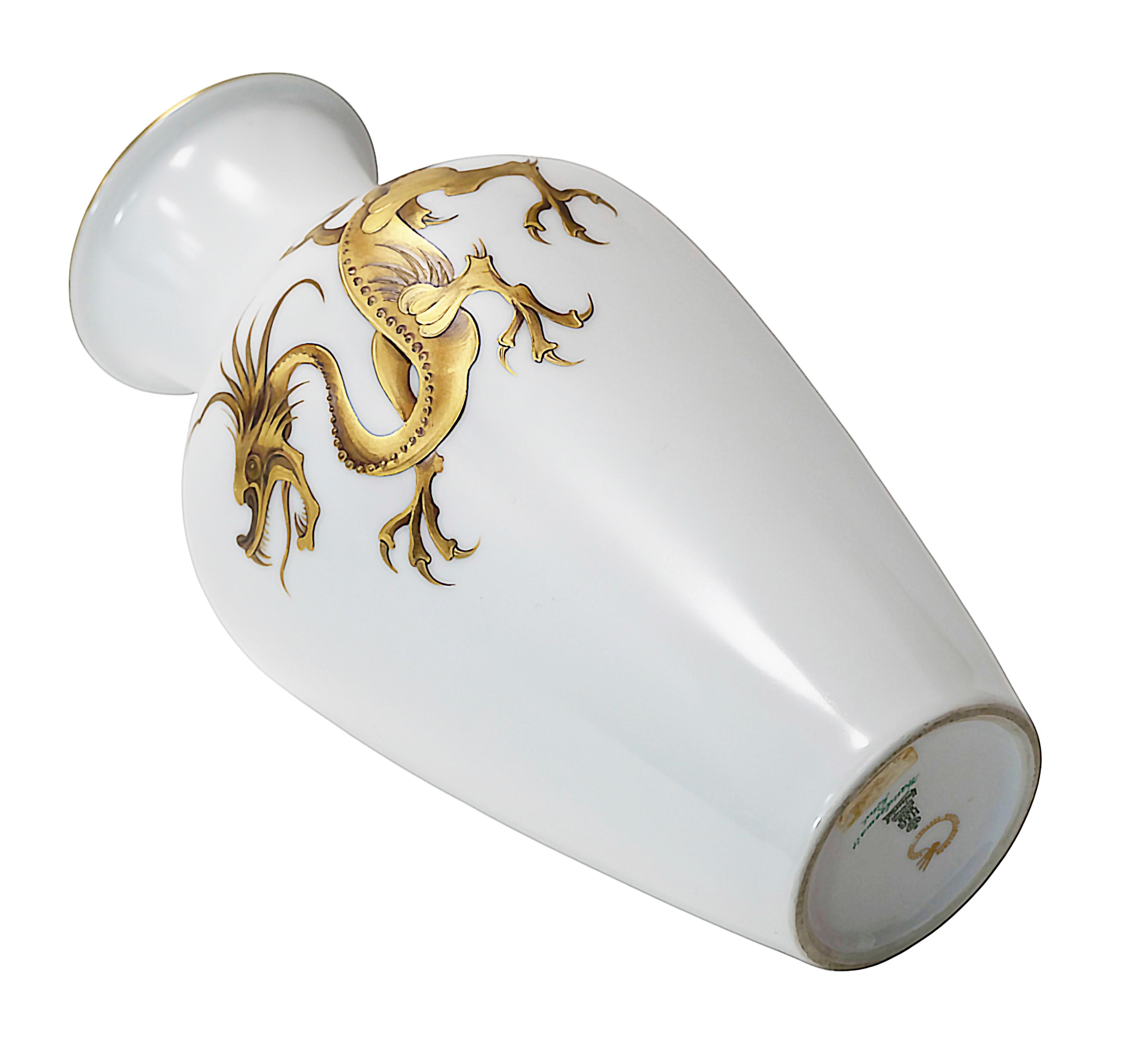 Vaso d'epoca fatto a mano in porcellana tedesca Heinrich Golden Dragon In condizioni buone in vendita a Vilnius, LT