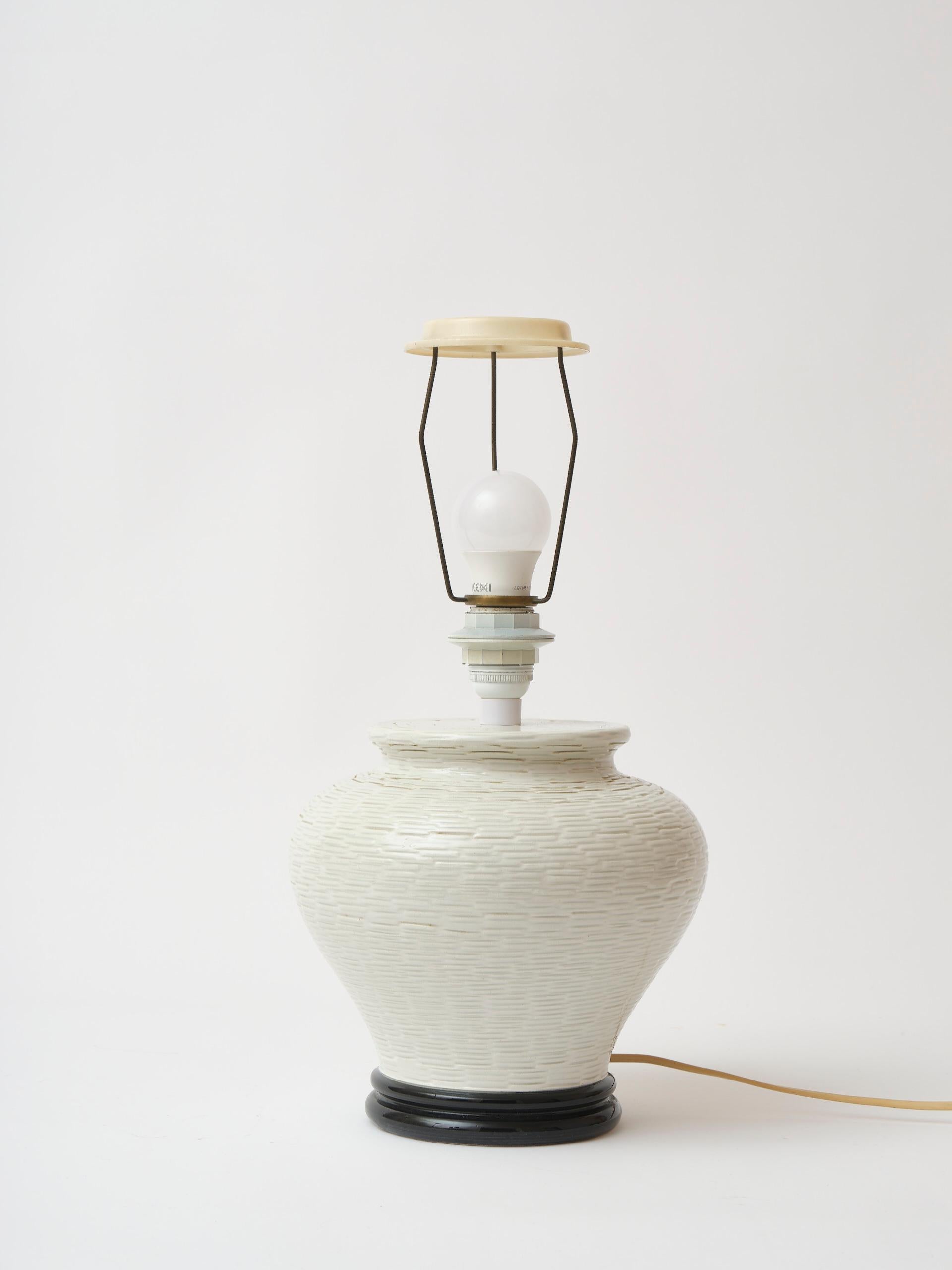 Vintage handmade Italian ceramic table lamp shade in vintage Josef Frank textile For Sale 5