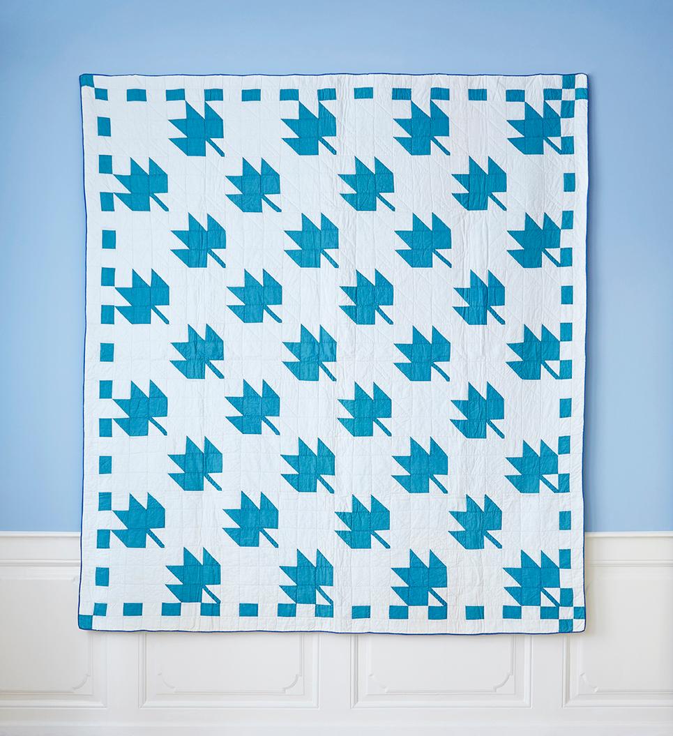 USA, 1930s

Blue and white maple leaf vintage quilt.

Measures: H 219 x W 201 cm.