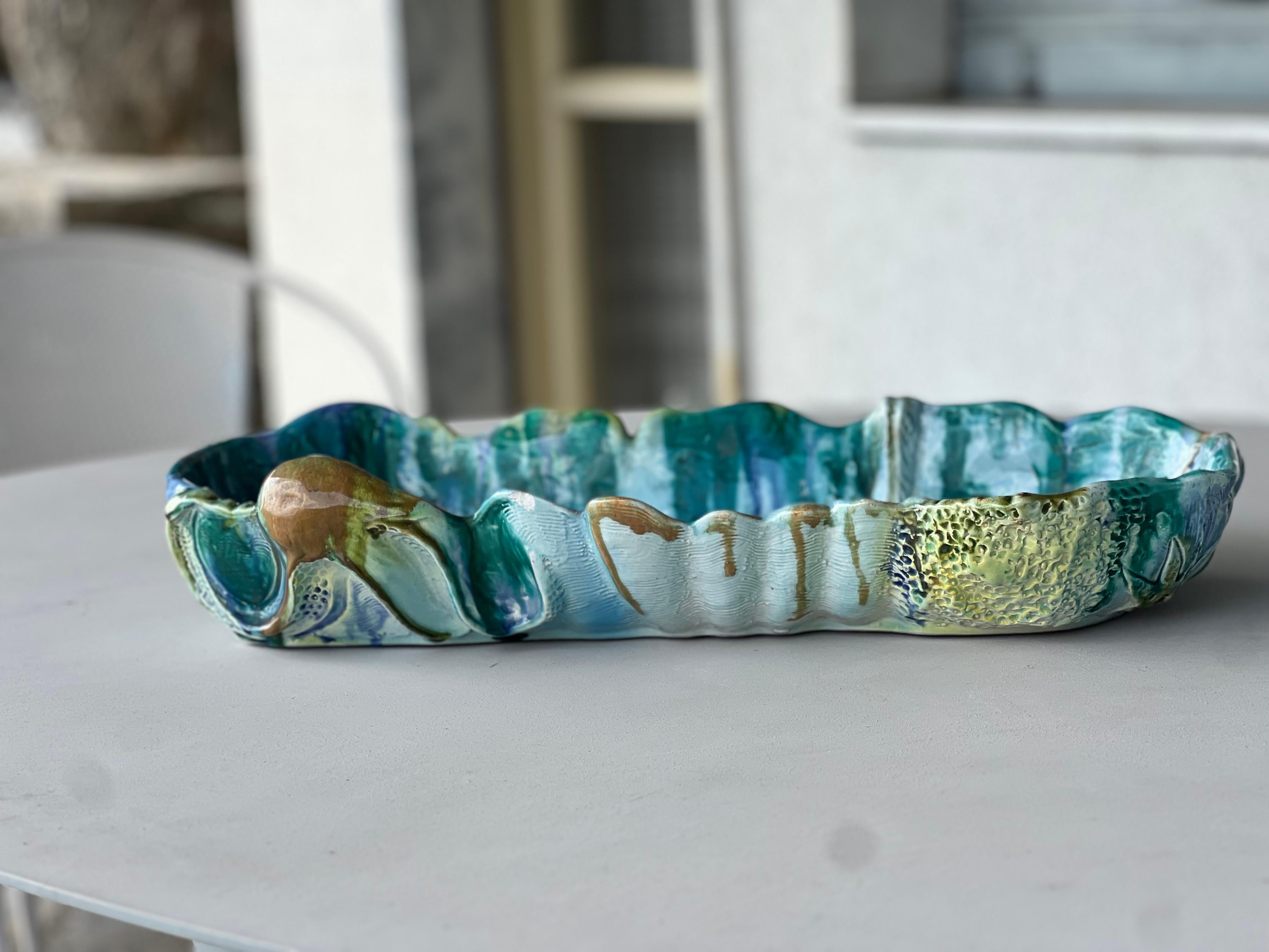 Bandeja de cerámica vintage con motivos marinos, verde, azul y amarilla, de colección, hecha a mano en venta 3