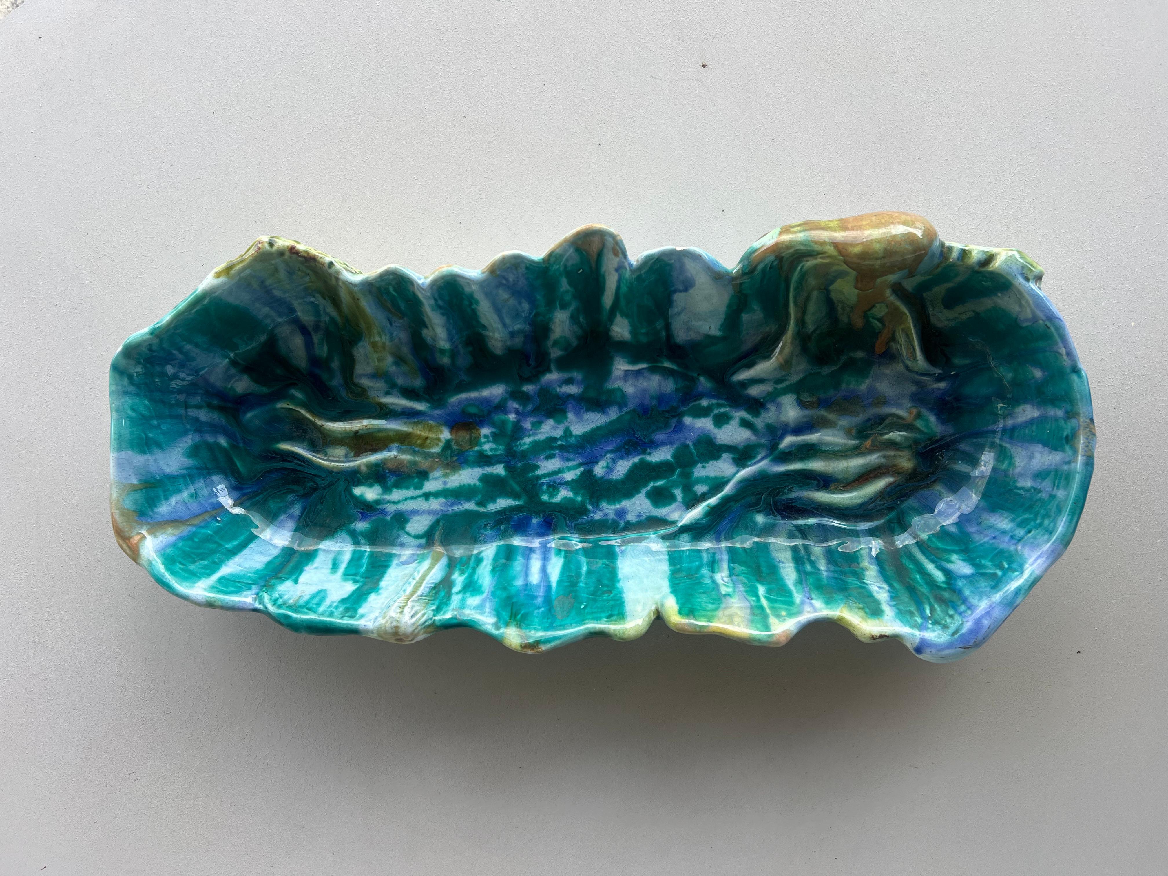 Bandeja de cerámica vintage con motivos marinos, verde, azul y amarilla, de colección, hecha a mano en Bueno estado para la venta en Milano, IT