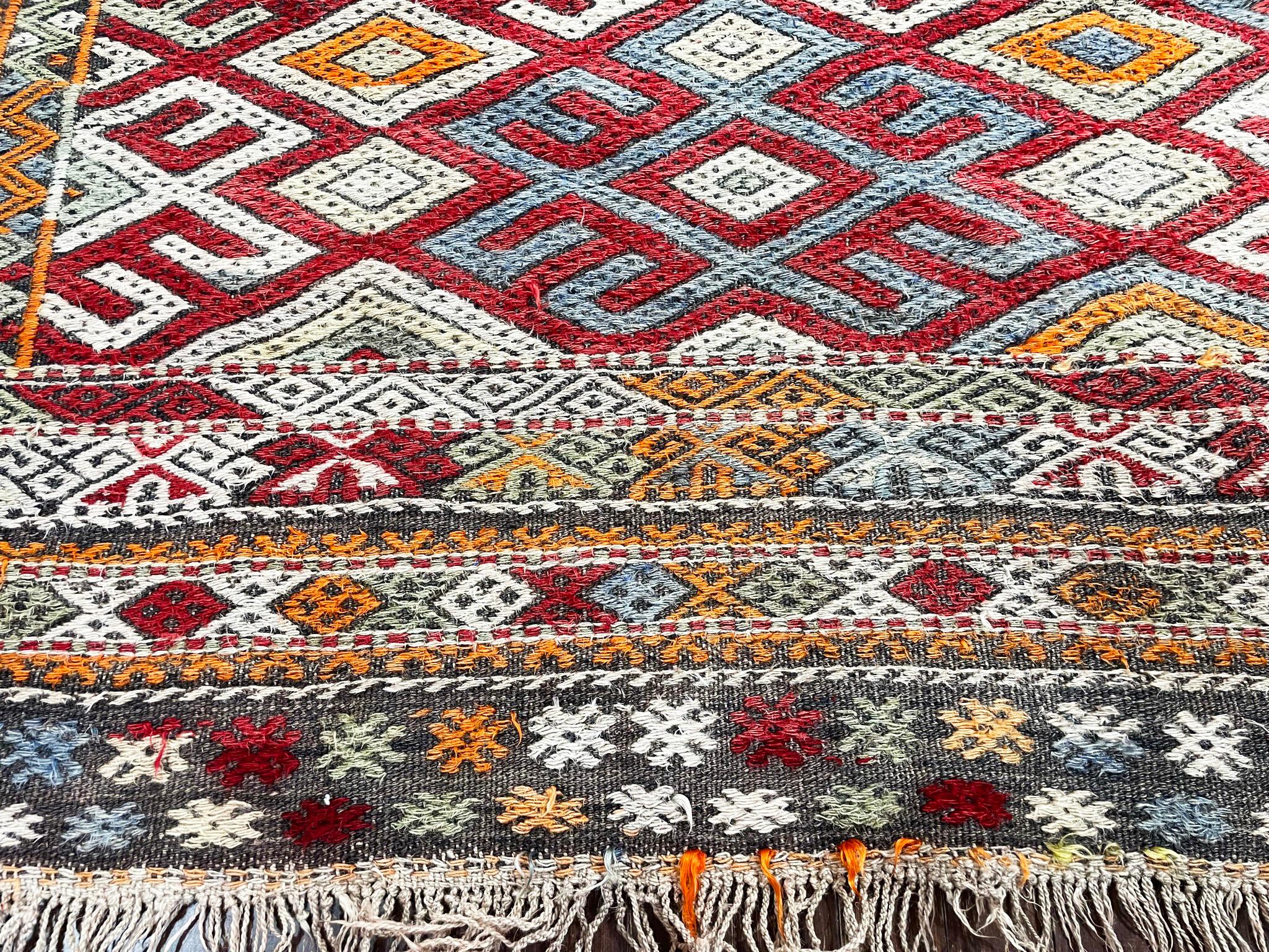 Wool Vintage Moroccan Flat Weave/Kilim rug/runner, #17420, circa 1950s For Sale
