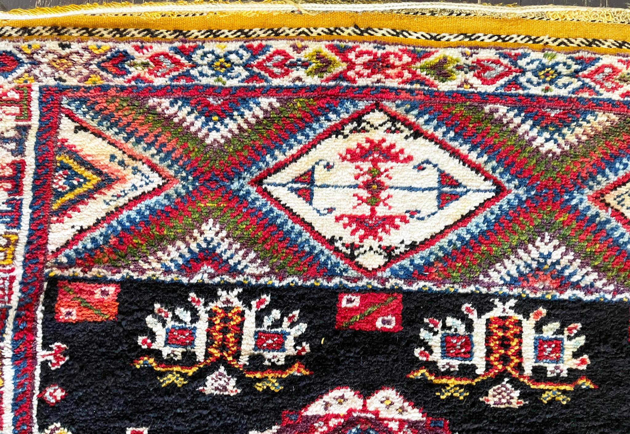 Handgefertigter marokkanischer Vintage-Teppich, circa 1960er Jahre (Wolle) im Angebot