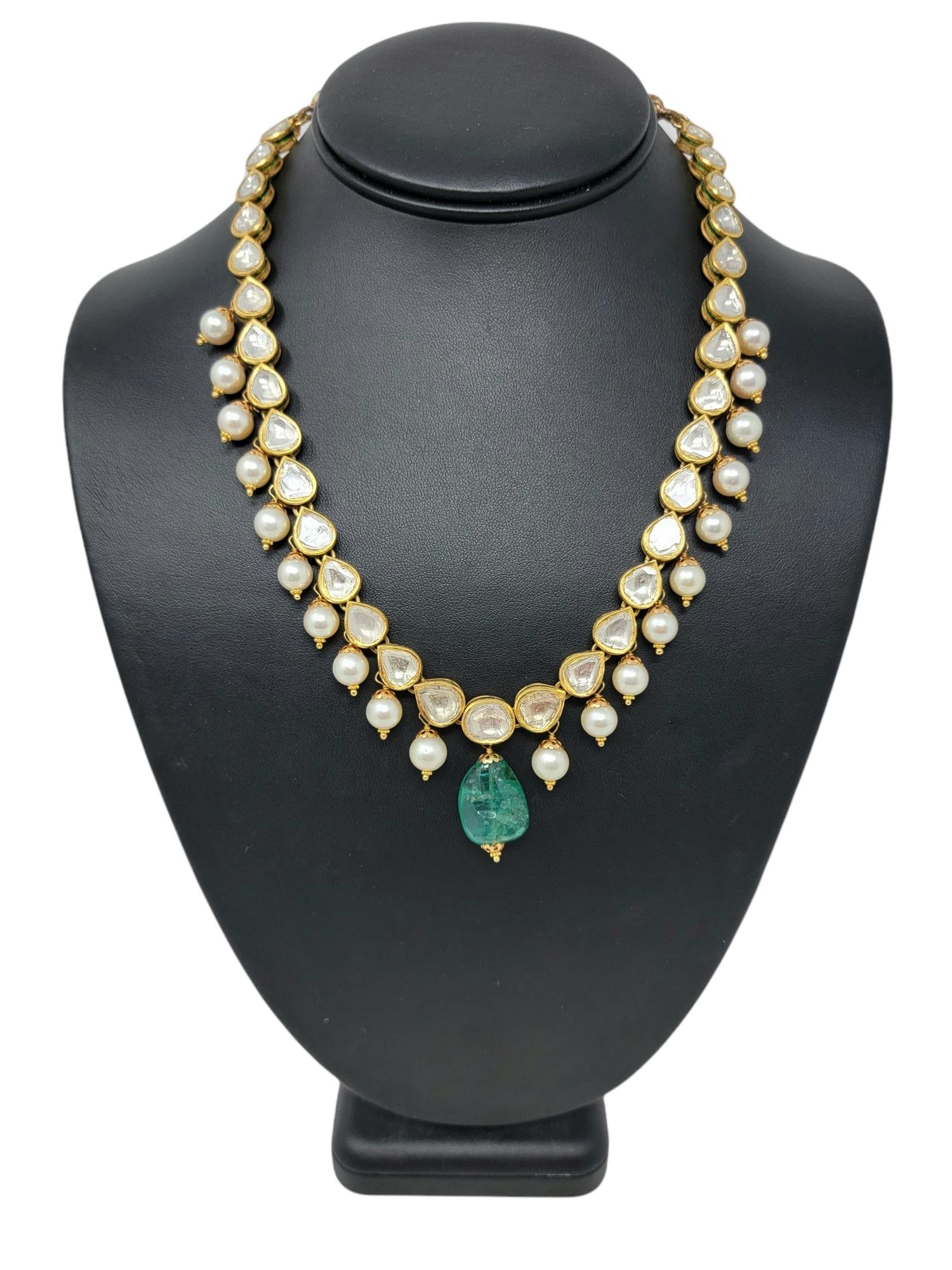 Vintage Handmade Mother of Pearl, Uncut Diamond and Emerald Stone Polki Necklace For Sale 4