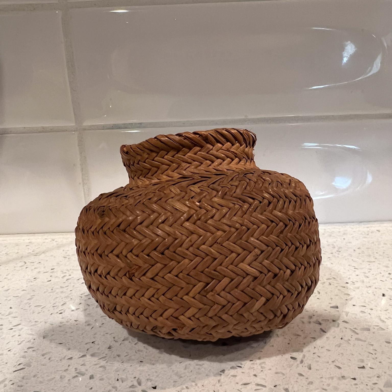 Mid-Century Modern Vintage Handmade Natural Woven Mini Basket  For Sale