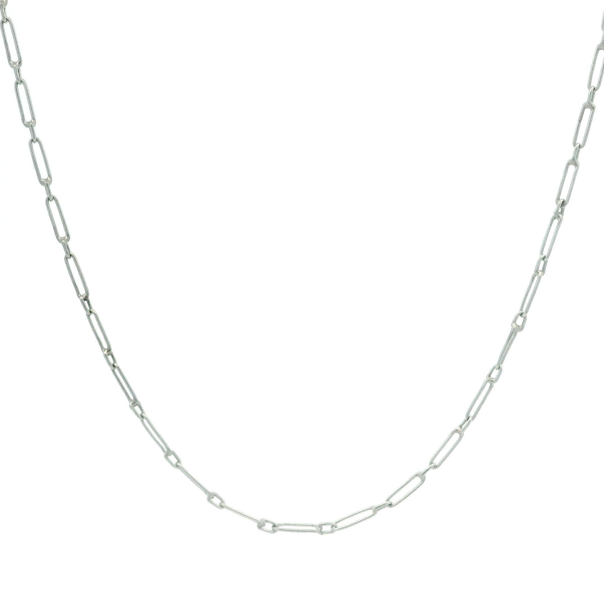 Matériau : Platine massif
Poids : 2.4 grammes
Type de chaîne : Maillon ouvert de type trombone
Longueur de la chaîne : 16 pouces
Largeur de la chaîne : 1.3 mm (environ)
Fermoir : Anneau à ressort
Dimensions de la boucle d'extrémité : 2.5mm
Condit :