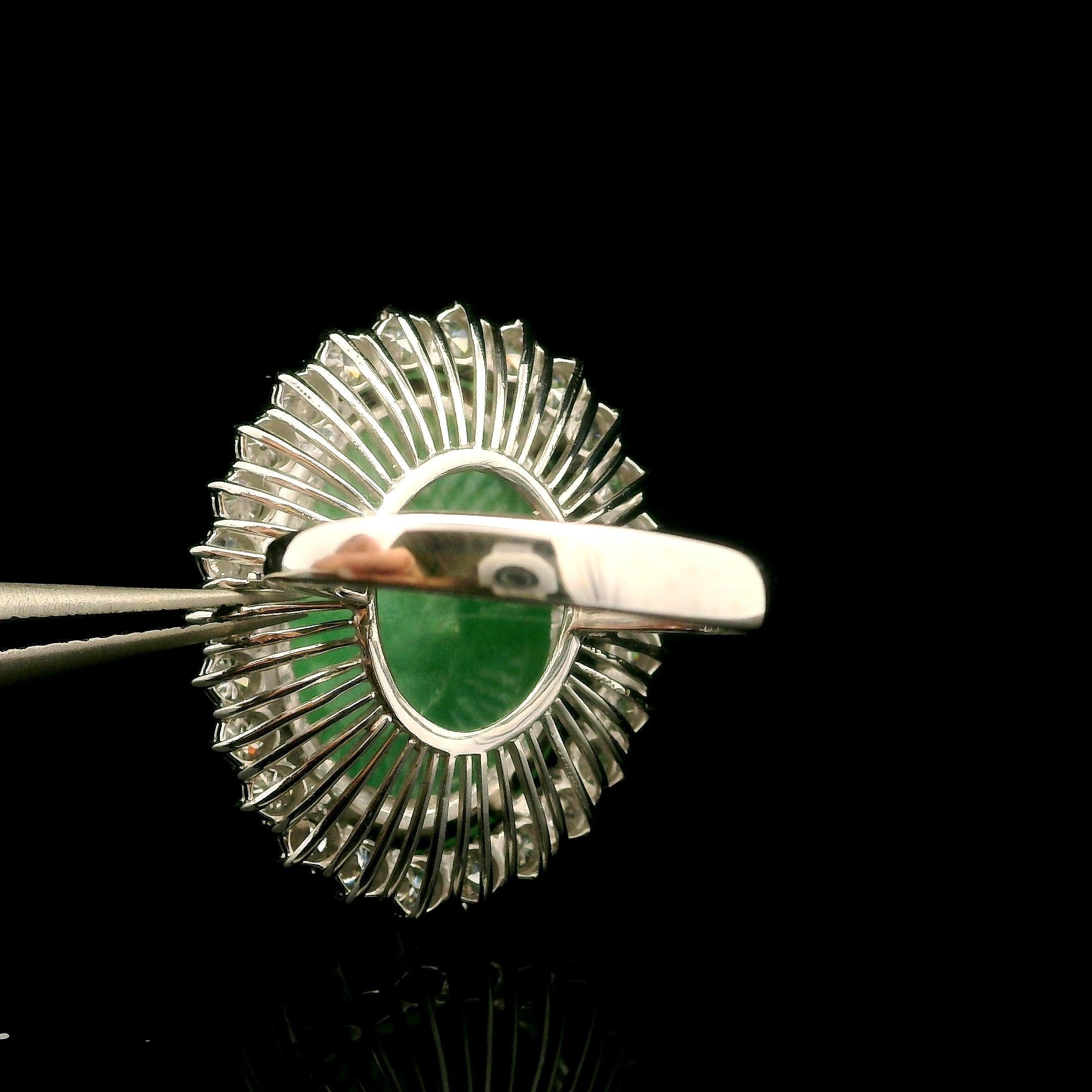 Anello ovale grande di giada e diamanti d'epoca fatto a mano in platino e oro GIA 17,15ctw In condizioni buone in vendita a Montclair, NJ