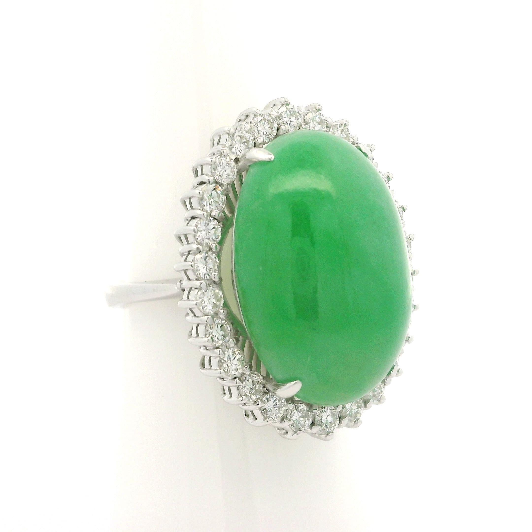 Anello ovale grande di giada e diamanti d'epoca fatto a mano in platino e oro GIA 17,15ctw in vendita 2