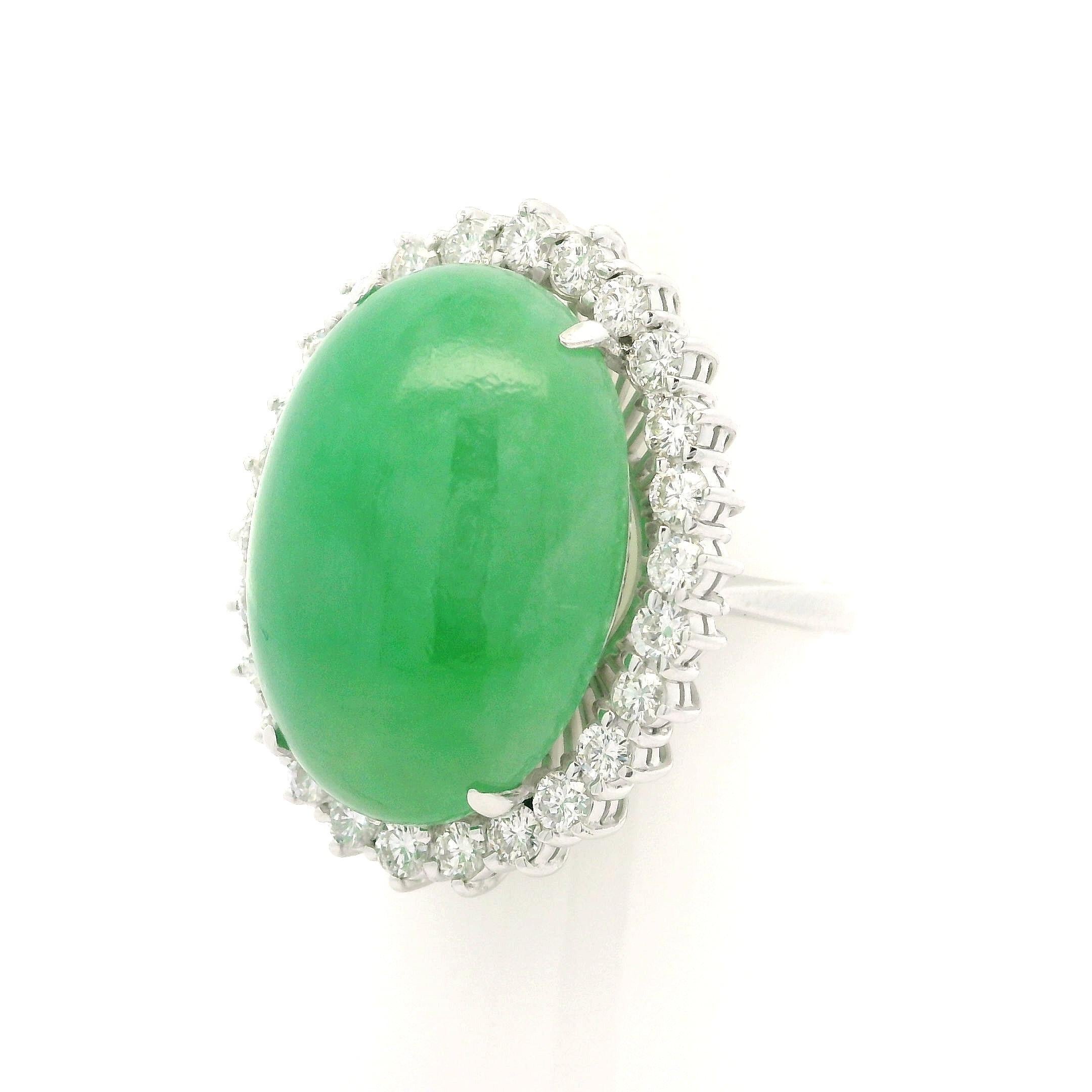 Anello ovale grande di giada e diamanti d'epoca fatto a mano in platino e oro GIA 17,15ctw in vendita 3