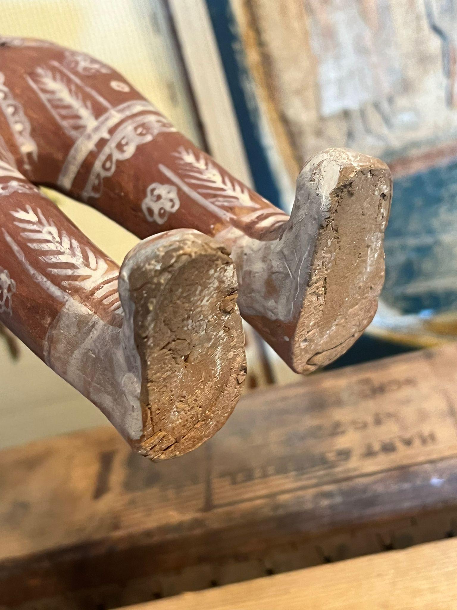 Portacandele singolo d'epoca in ceramica fatta a mano, musicista in vendita 1