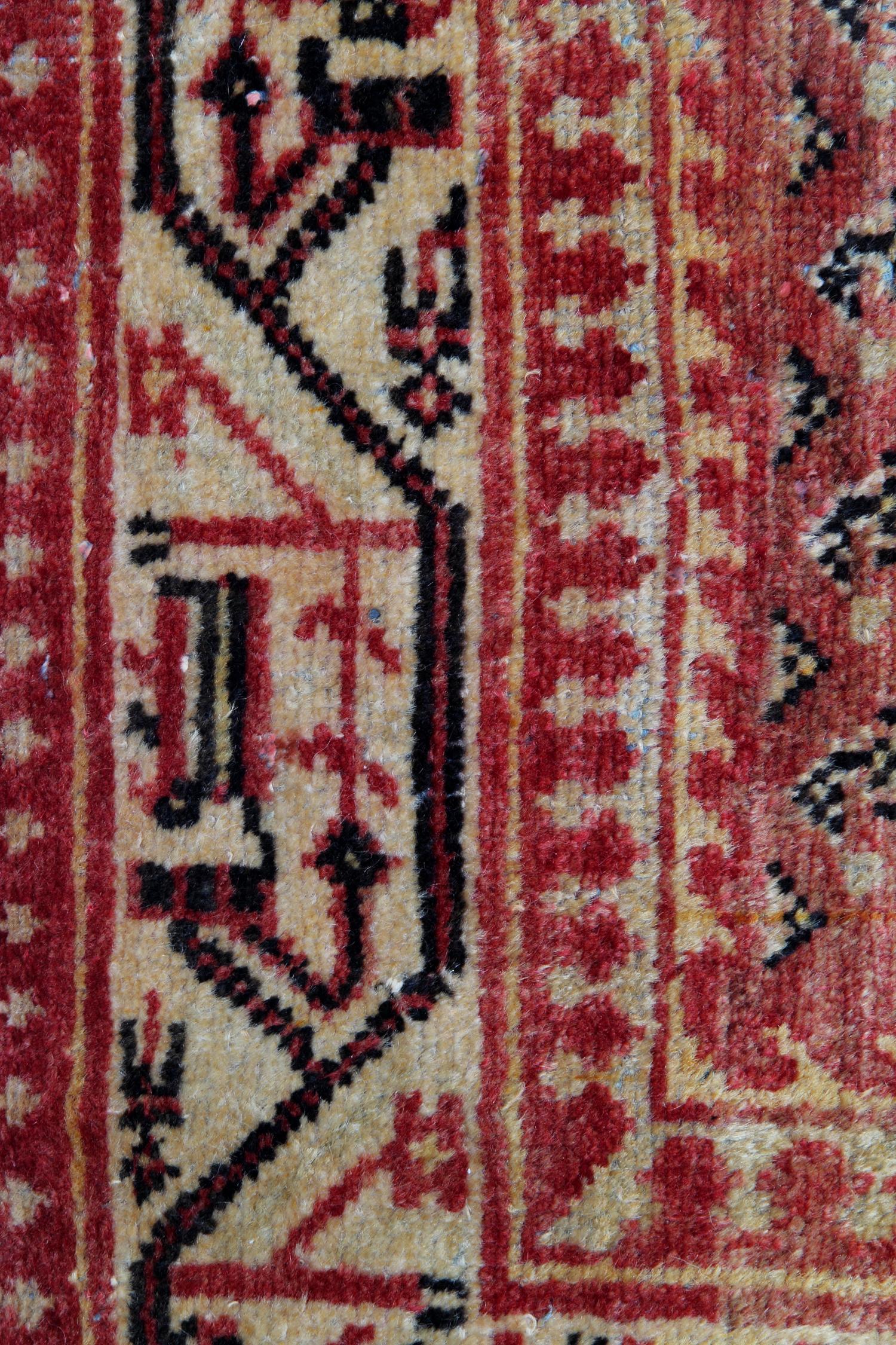 Handgefertigter Vintage-Läufer, traditioneller orangefarbener Teppich aus Wolle (Stammeskunst) im Angebot