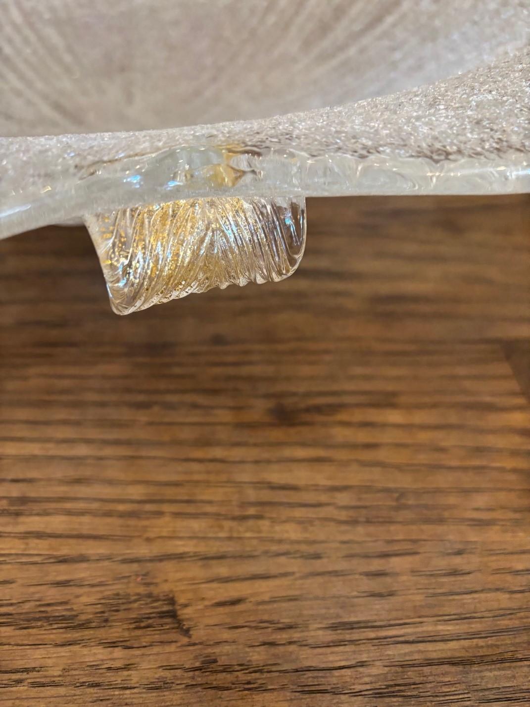 Cuenco centro de mesa de cristal de Murano esmerilado con interior fundido a mano vintage en venta 3