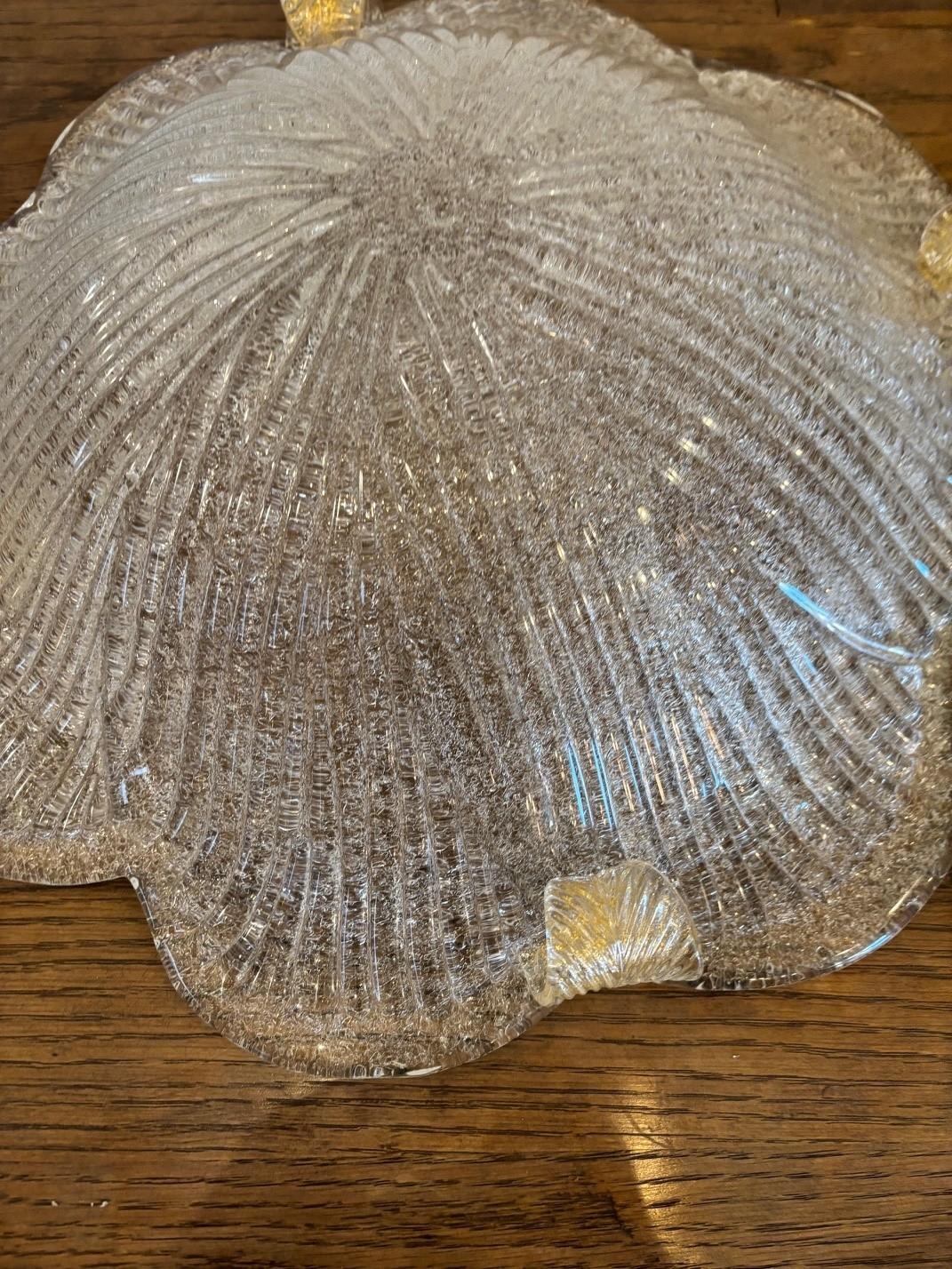 Cuenco centro de mesa de cristal de Murano esmerilado con interior fundido a mano vintage mediados del siglo XX en venta