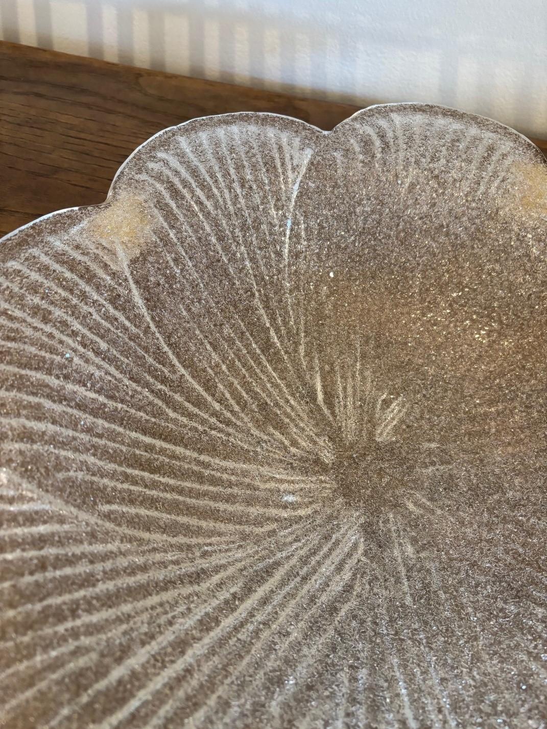 Cuenco centro de mesa de cristal de Murano esmerilado con interior fundido a mano vintage Vidrio en venta