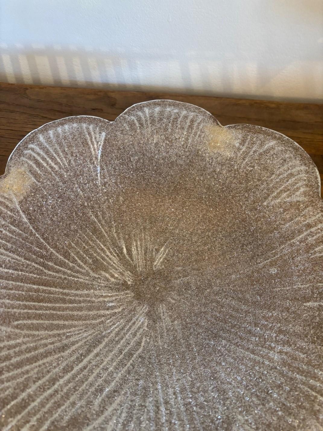 Cuenco centro de mesa de cristal de Murano esmerilado con interior fundido a mano vintage en venta 1