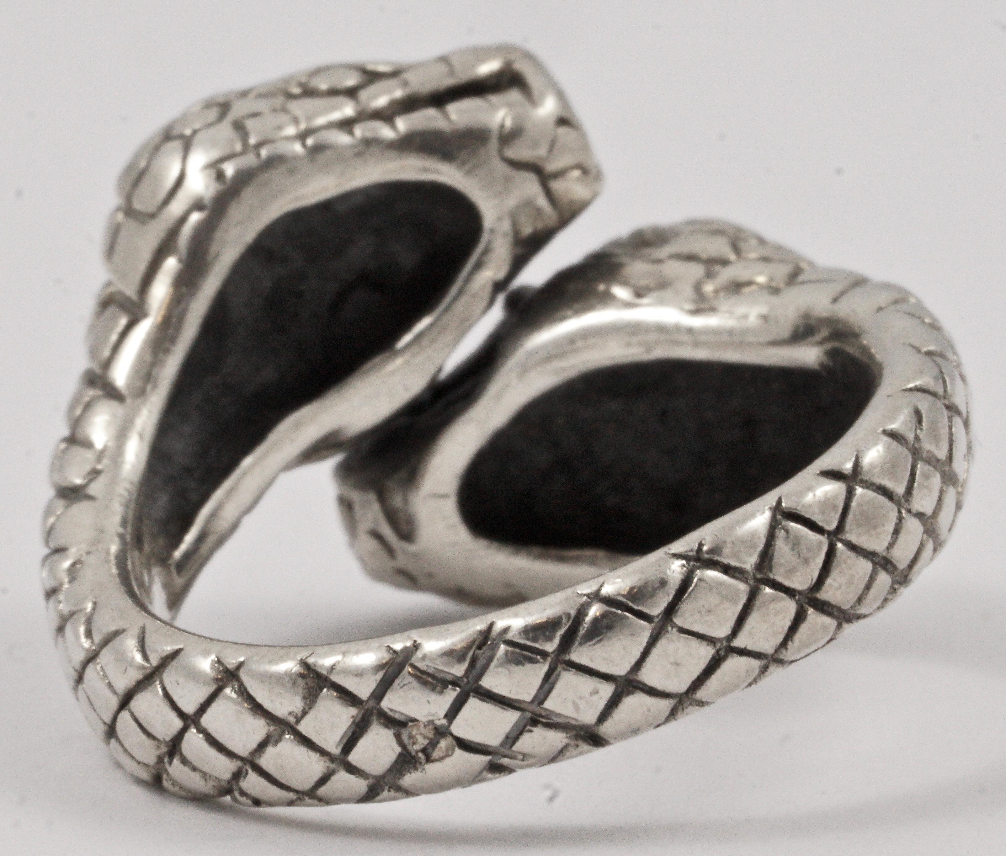 Vintage Handmade Silver Double Cobra Snake Ring In Good Condition For Sale In London, GB
