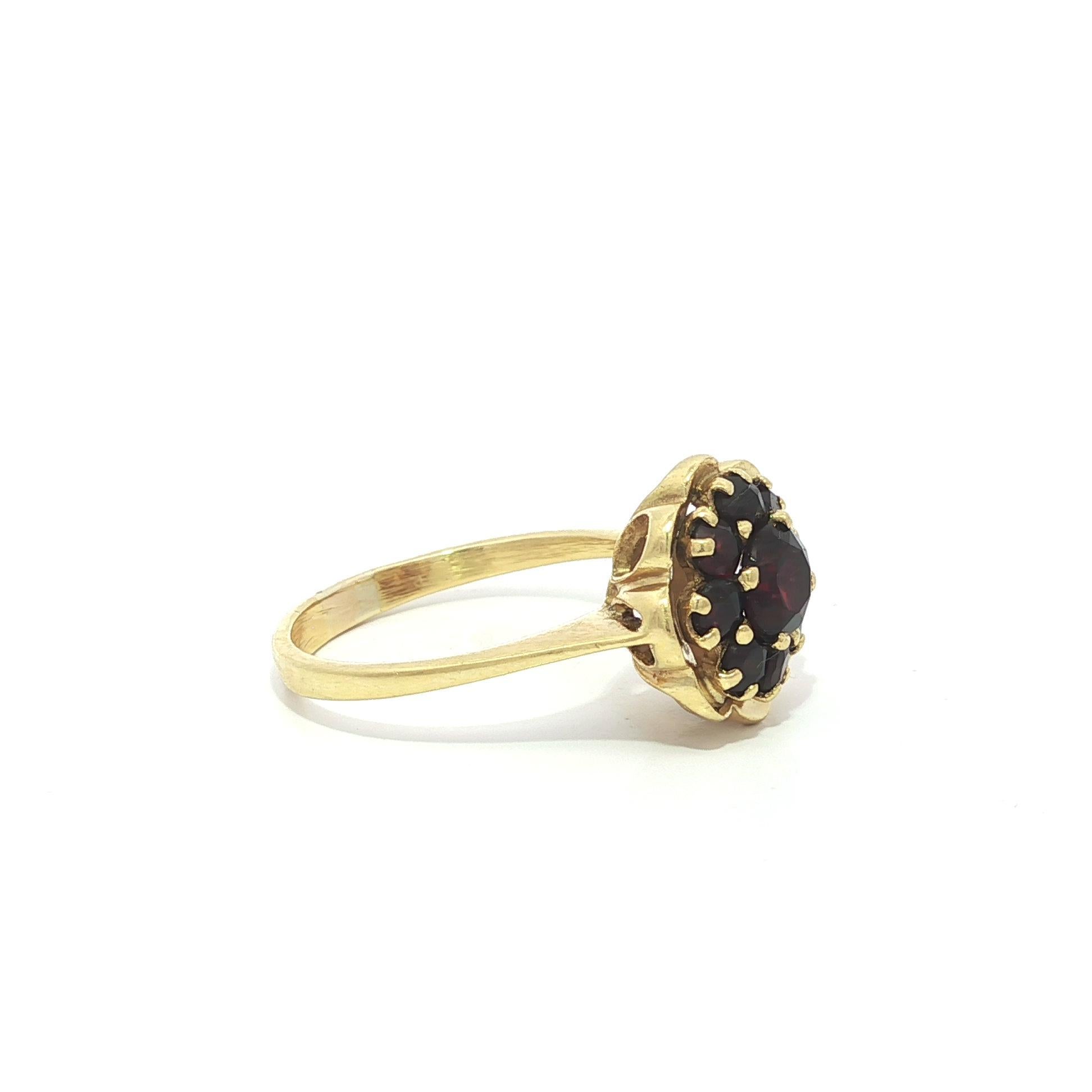 Vintage Handmade Solid Yellow Gold Rich Granat Cluster Flower Ring im Angebot 2