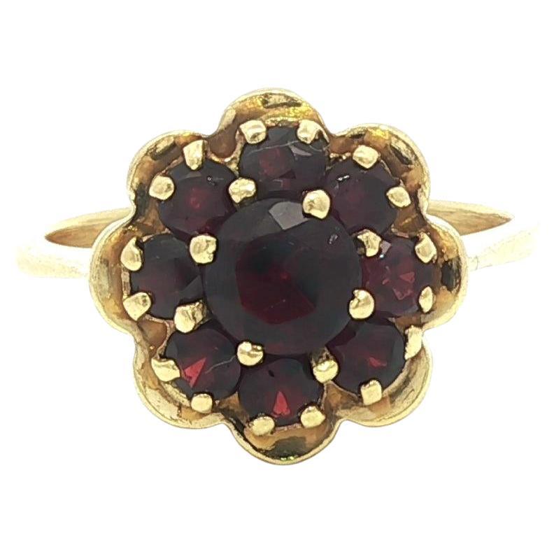Vintage Handmade Solid Yellow Gold Rich Garnet Cluster Flower Ring (Bague fleur en or jaune riche en grenats)