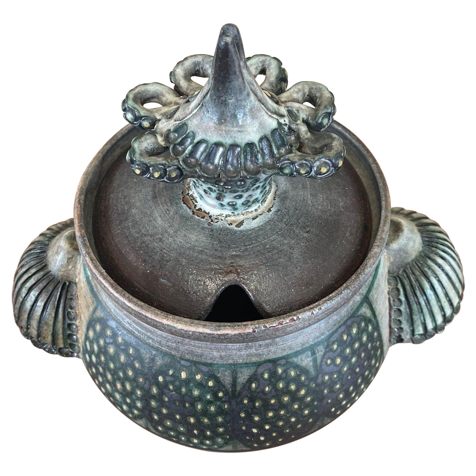 Vintage Handmade Studio Pottery Con Asas Intrincadas.