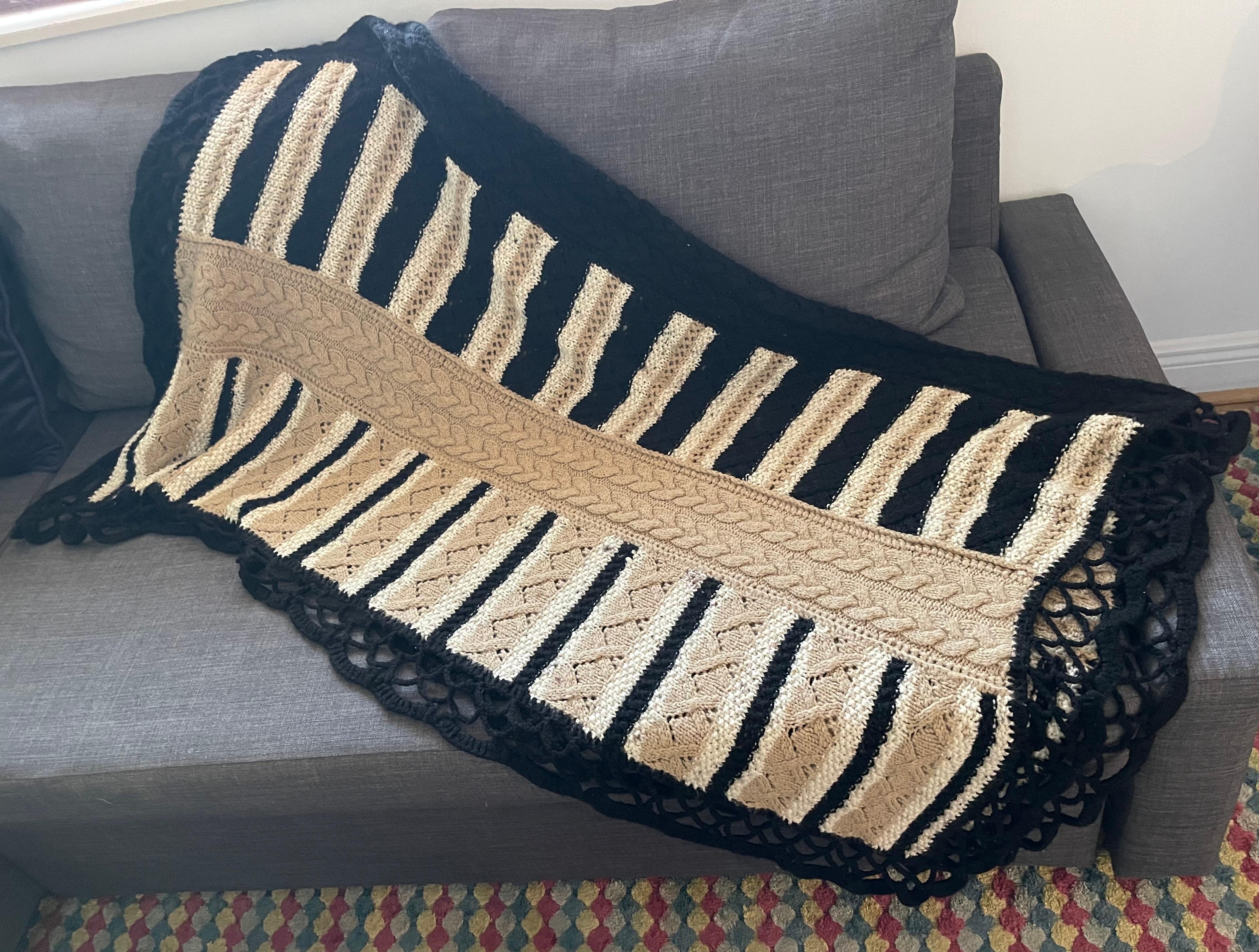 Tessile Vintage By, un lancio fatto a mano in vendita