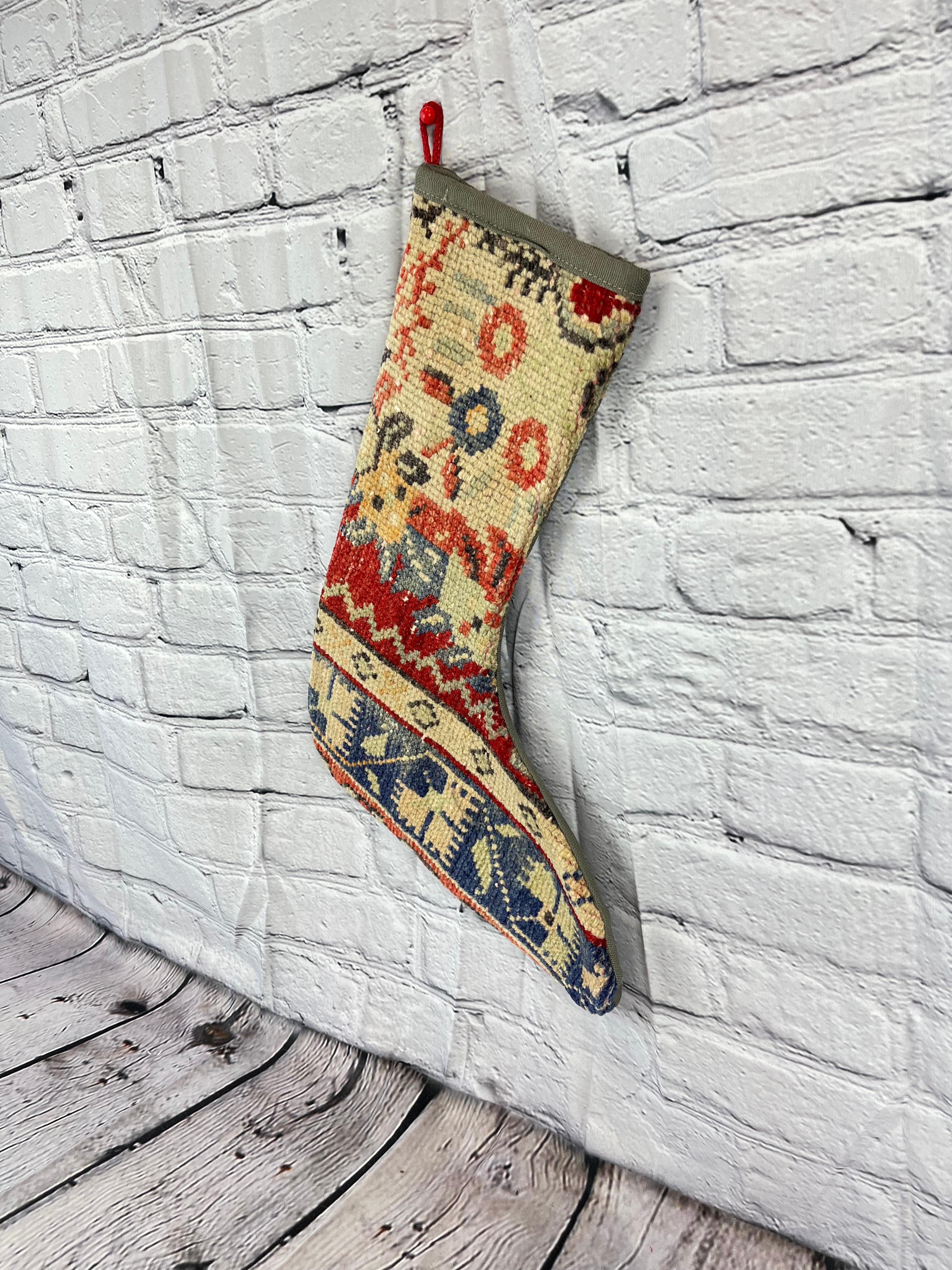 Handgefertigter türkischer Teppich, Weihnachts Stocking, Vintage (Moderne der Mitte des Jahrhunderts) im Angebot