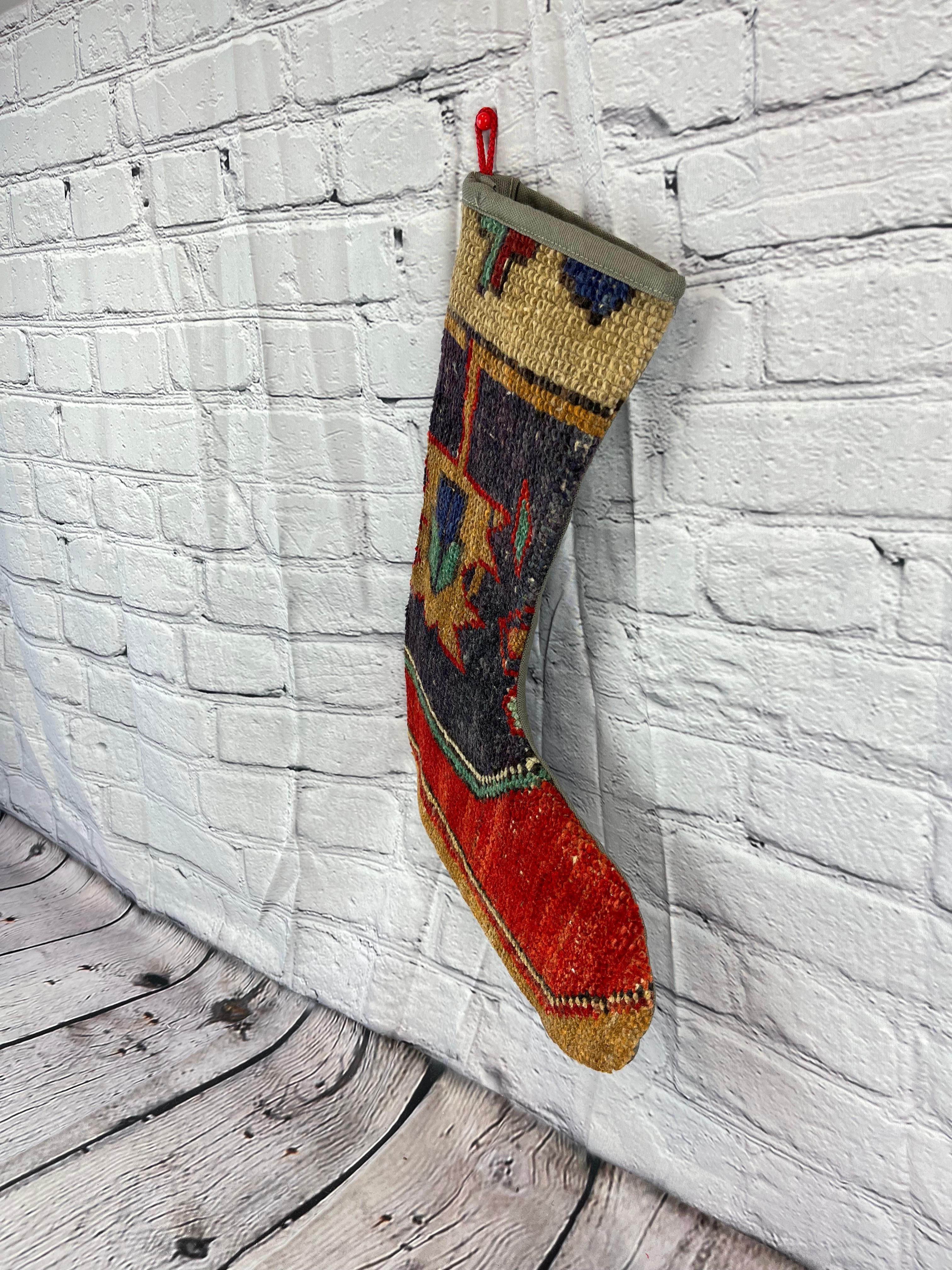 Handgefertigter türkischer Teppich, Weihnachts Stocking, Vintage (Moderne der Mitte des Jahrhunderts) im Angebot