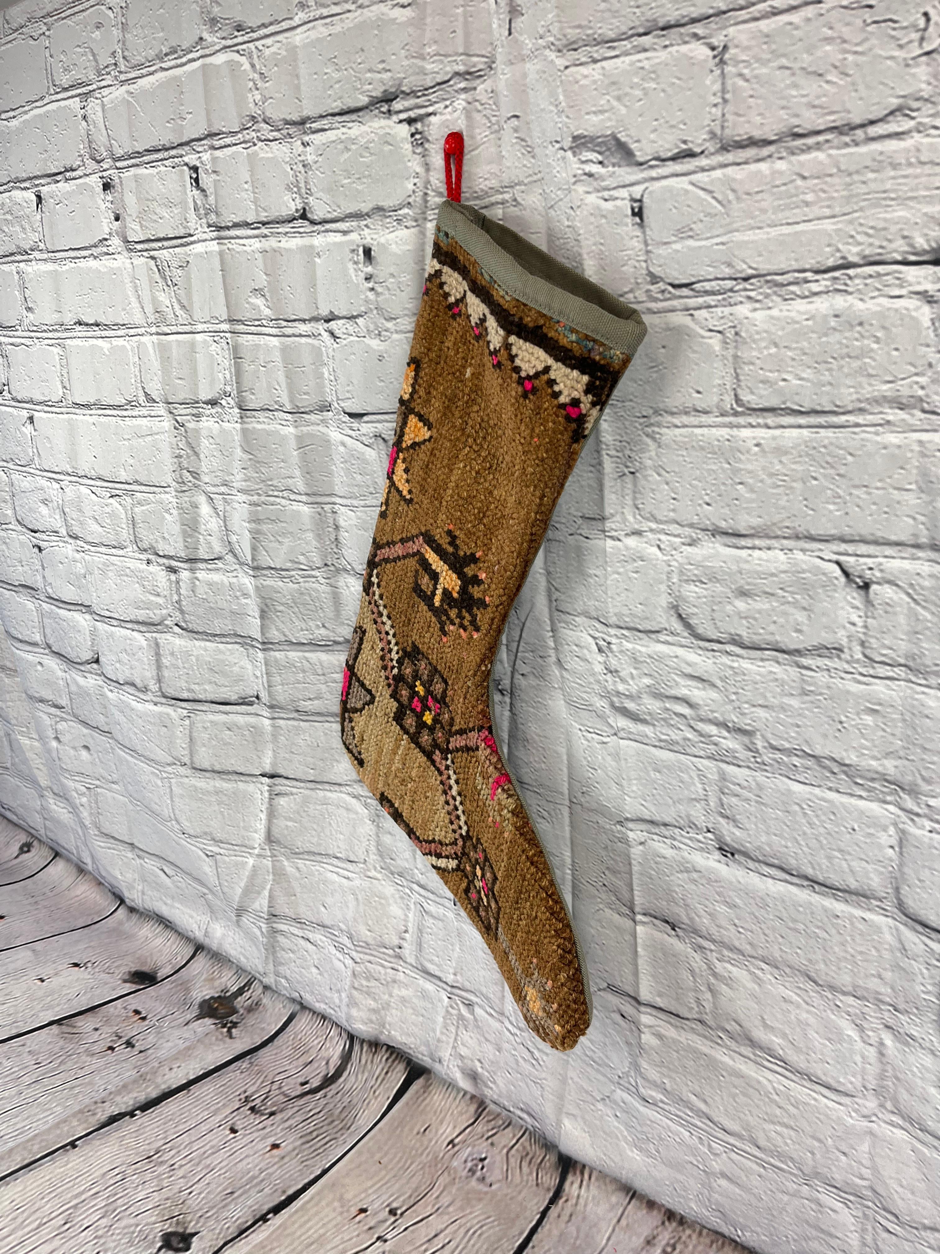 Handgefertigter türkischer Teppich, Weihnachts Stocking, Vintage (Moderne der Mitte des Jahrhunderts) im Angebot