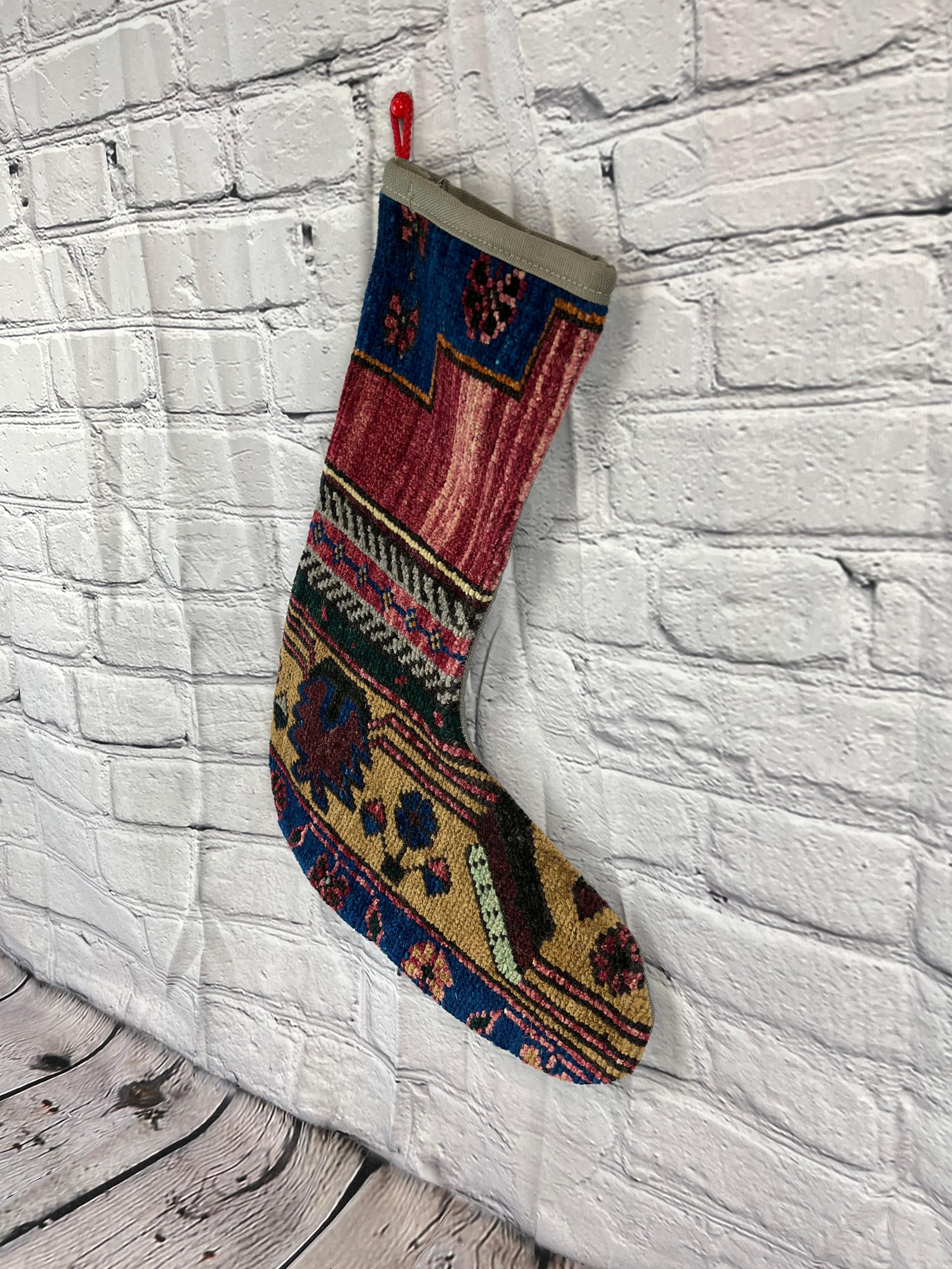 Handgefertigter türkischer Teppich, Weihnachts Stocking, Vintage (Moderne der Mitte des Jahrhunderts) im Angebot