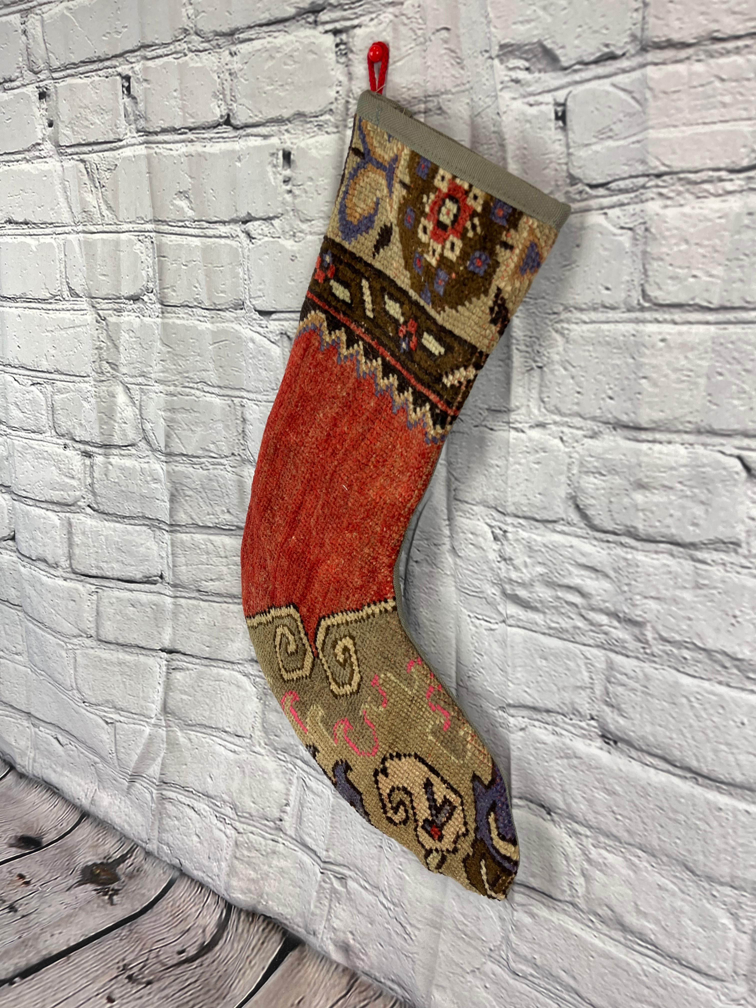 Mid-Century Modern Tapis turc vintage fait main stocké de Noël en vente