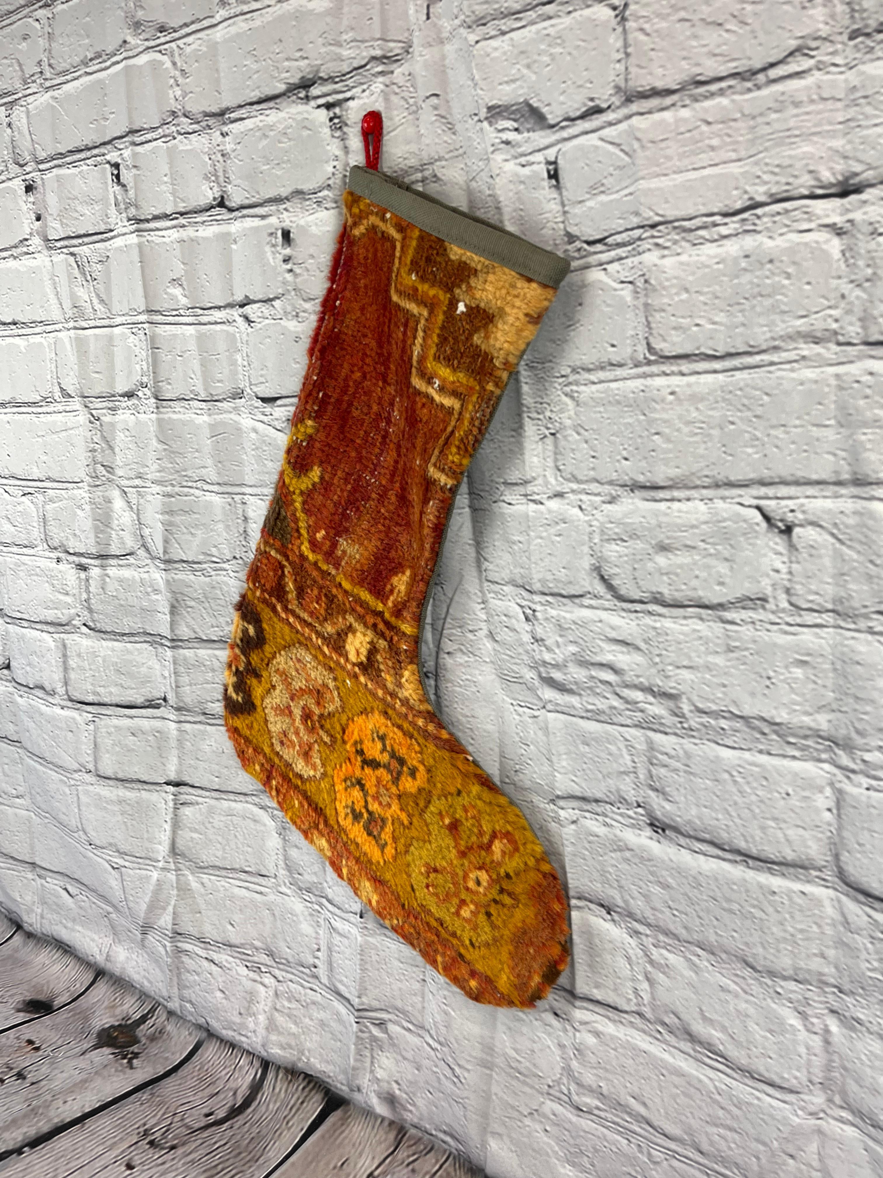 Handgefertigter türkischer Teppich, Weihnachts Stocking, Vintage (Moderne der Mitte des Jahrhunderts) im Angebot