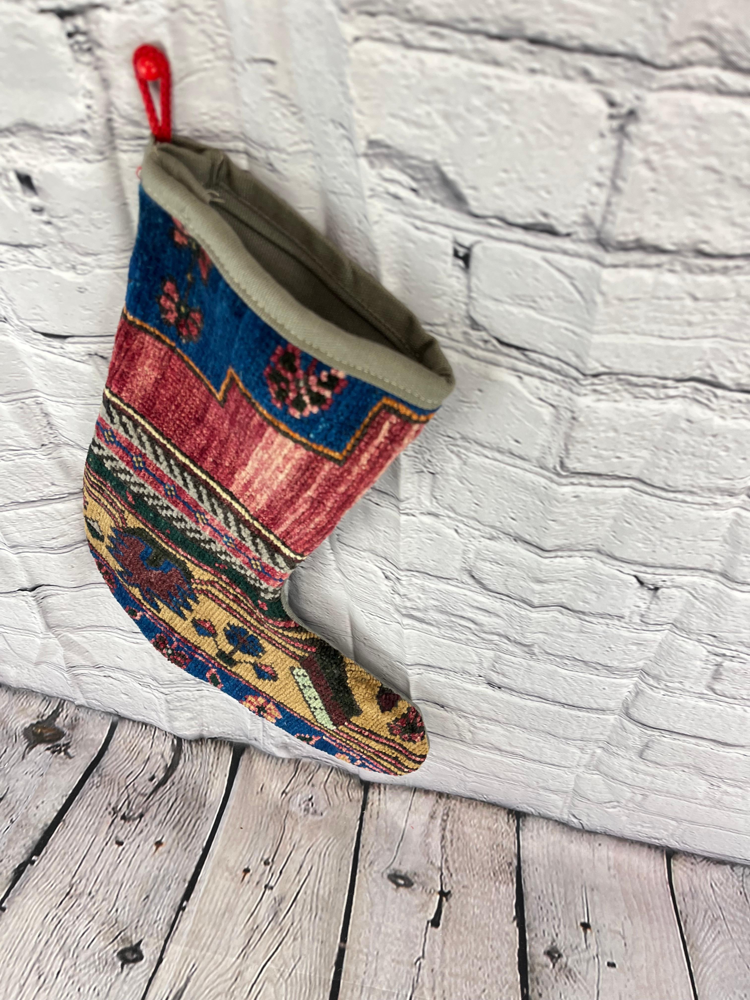 Handgefertigter türkischer Teppich, Weihnachts Stocking, Vintage (Handgeknüpft) im Angebot